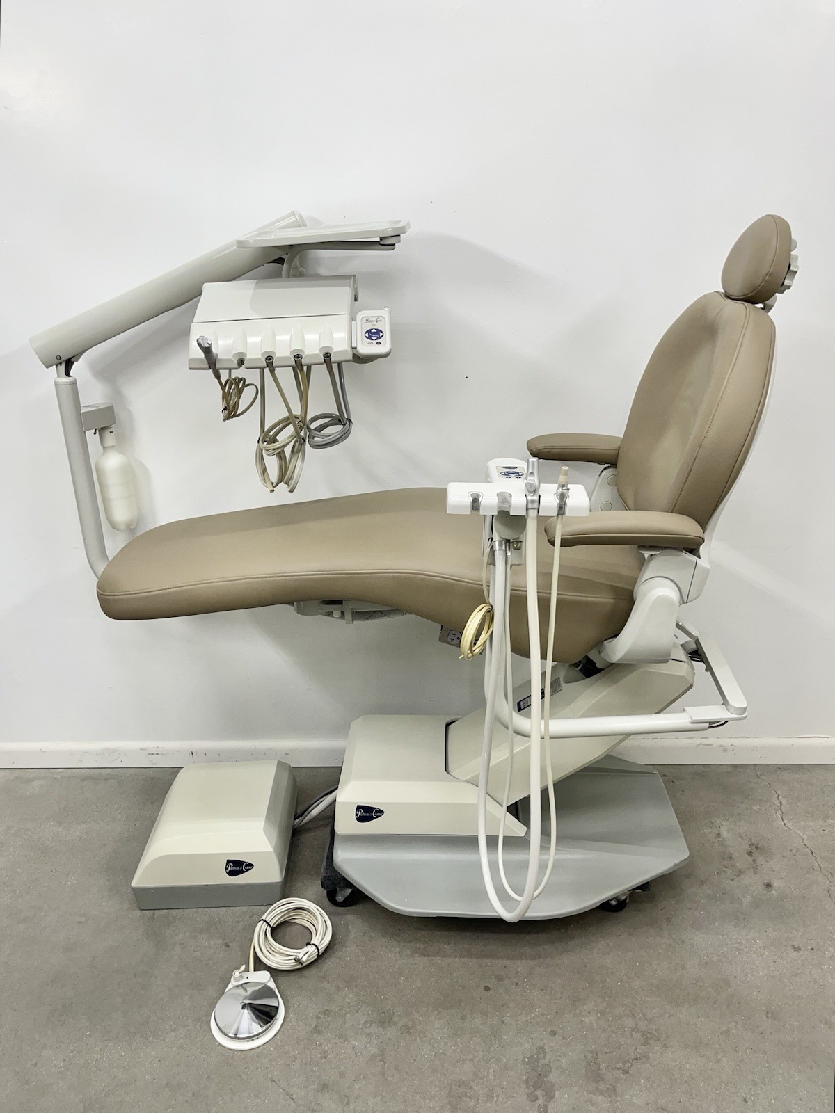 Pelton & Crane Spirit SP20 Dental Exam Chair With Doctor and Assistant Delivery