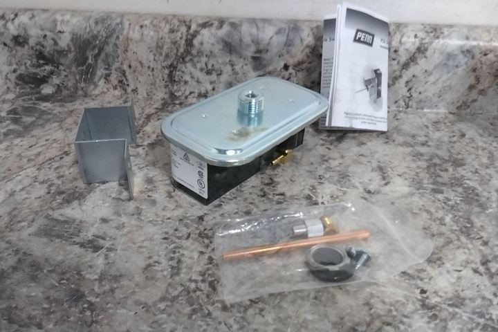 Johnson Controls P32AF-2C 0.05 In WC to 5 In WC Air Pressure Switch
