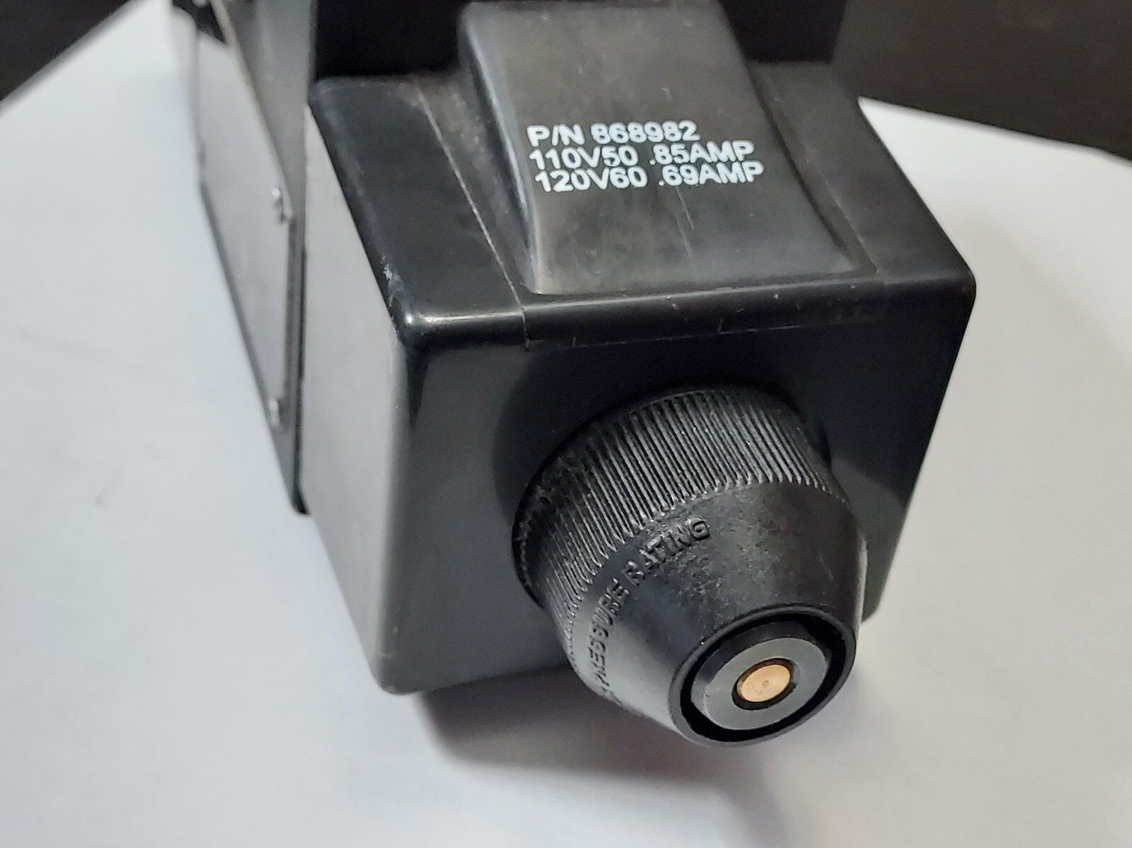 Vickers Pilot Valve 879159 DG4S4-016C-U-B-60 110V50 .85amp 120V60 .69amp