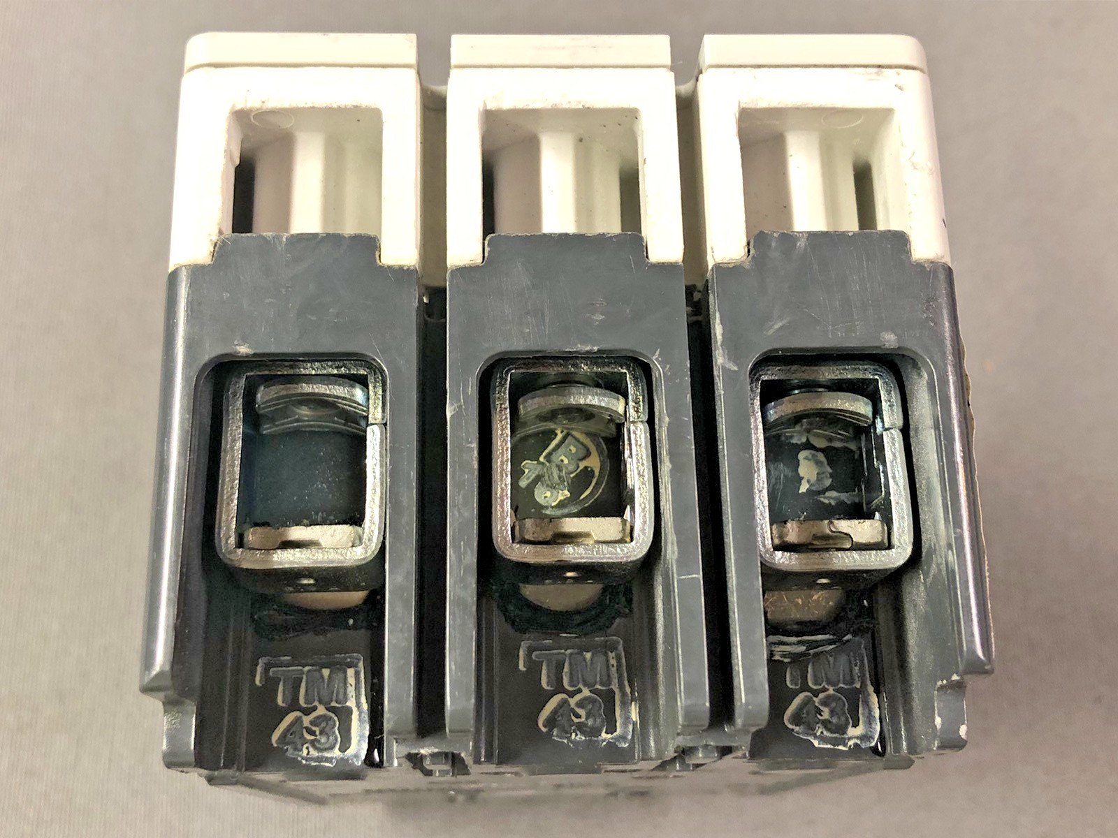 Eaton EGS3125FFG Molded Case Circuit Breaker 3 Pole 125A 600Y/347 VAC Max.
