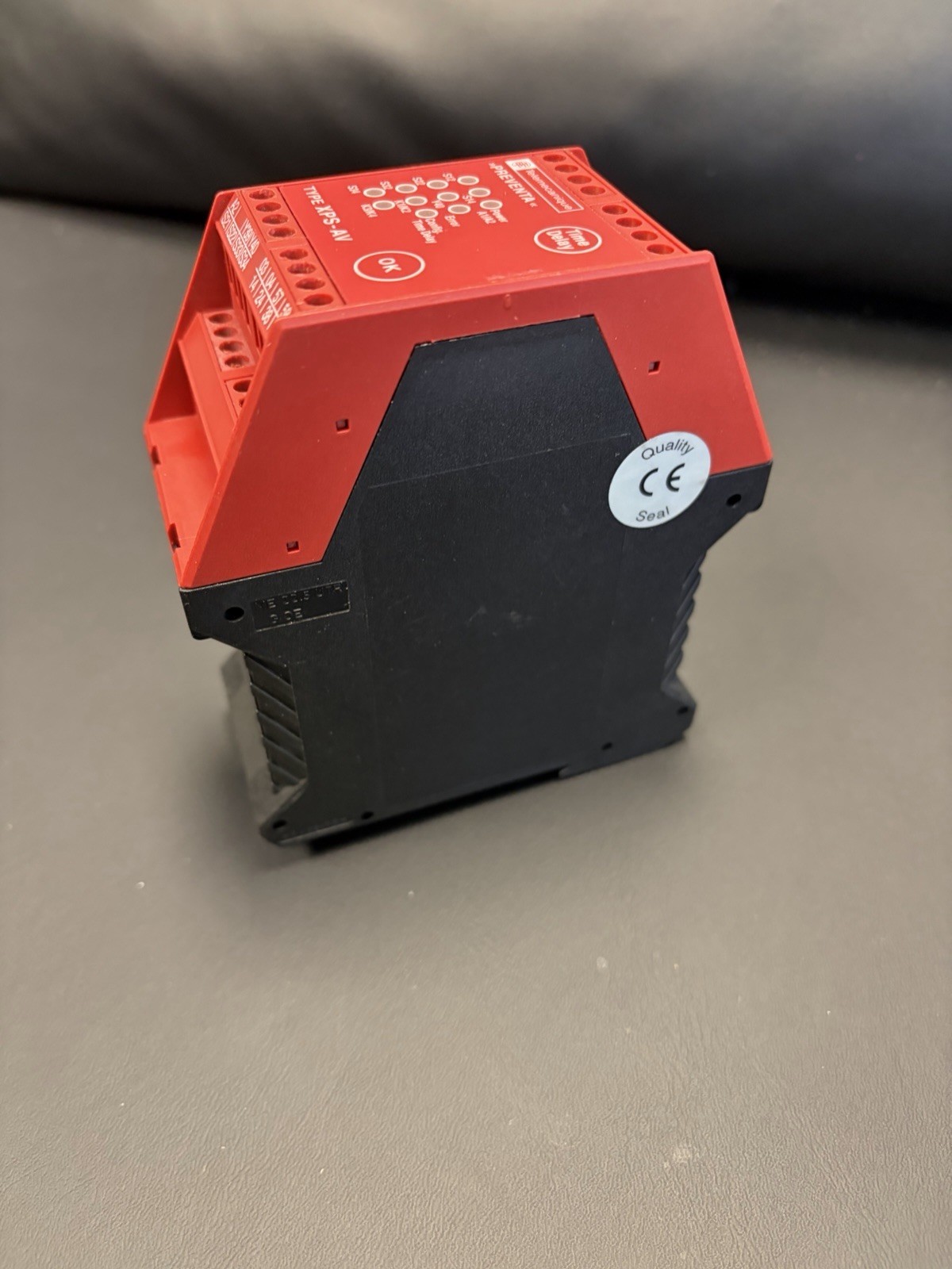 TELEMECANIQUE XPS-AV SAFETY RELAY MODULE 24VDC XPSAV11113P USA SELLER!