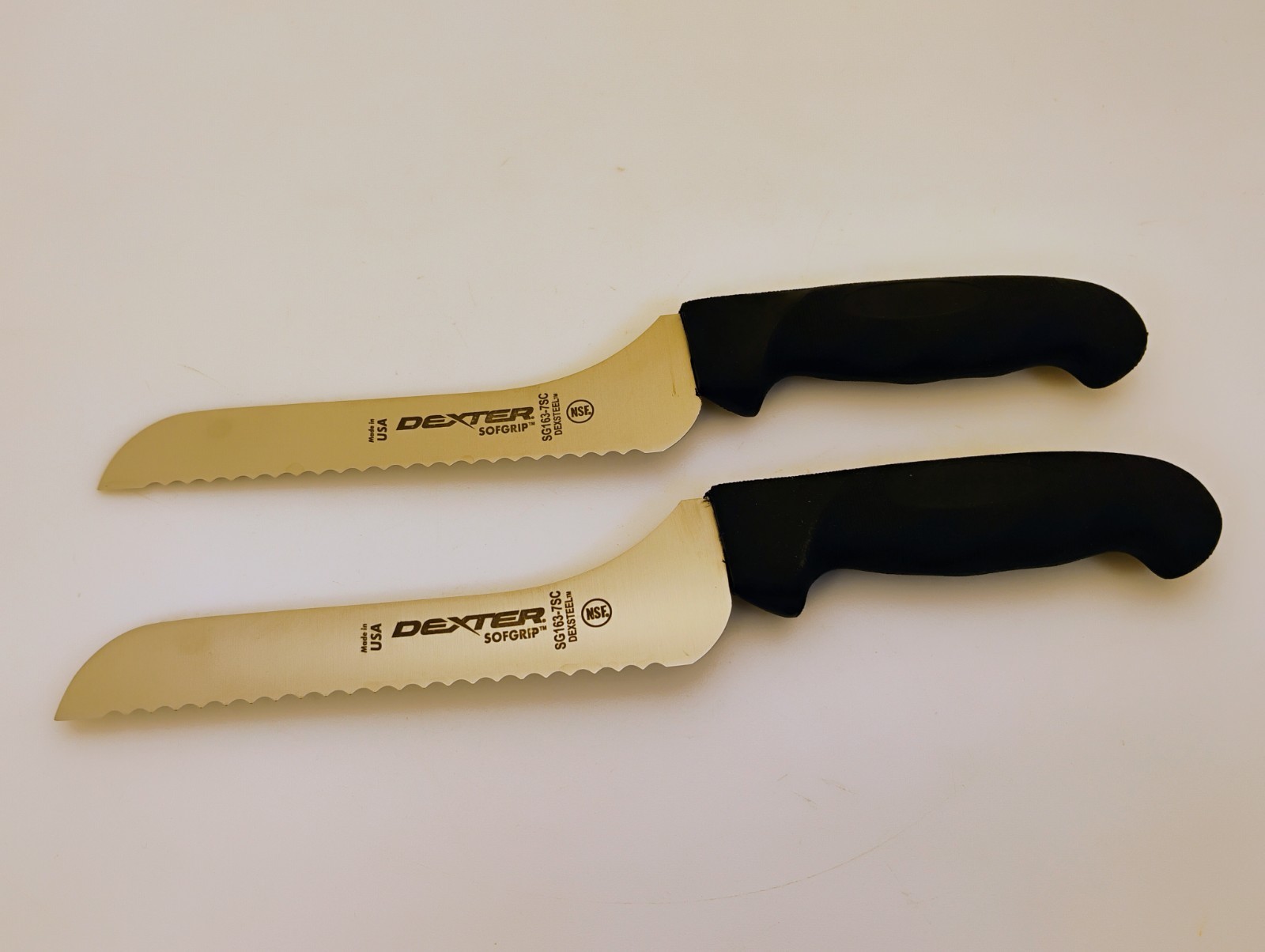 Dexter Set (2) USA 7 inch Offset Blade Scalloped Edge Bread Knives Black Handles