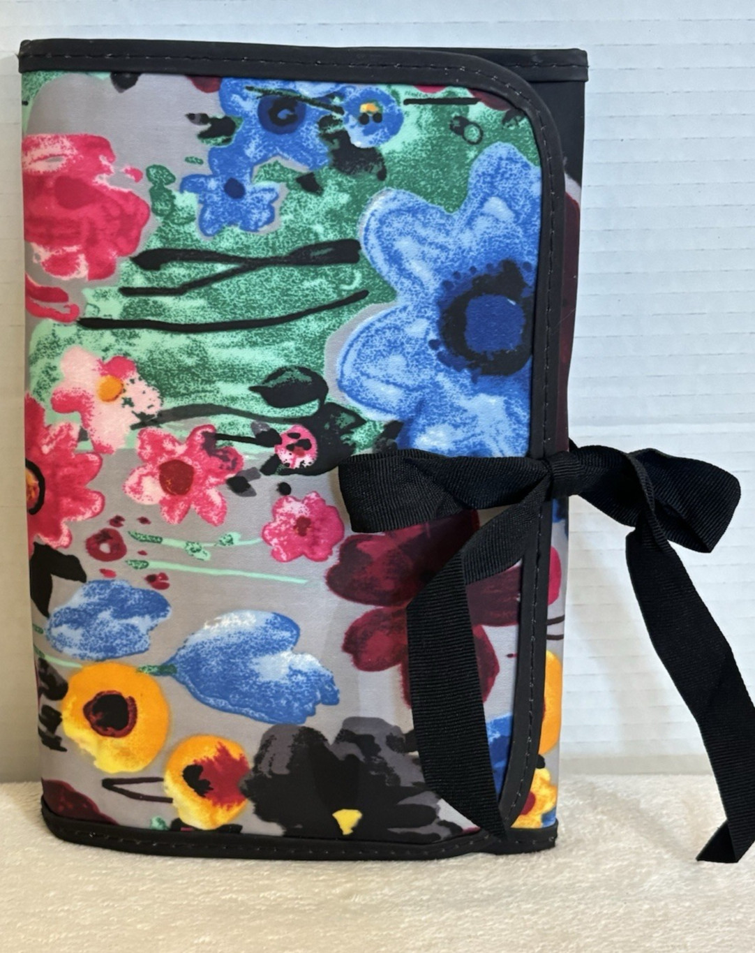 Thirty-One BOLD BLOOM Fold and Go Trifold Organizer With Pockets and Notepad