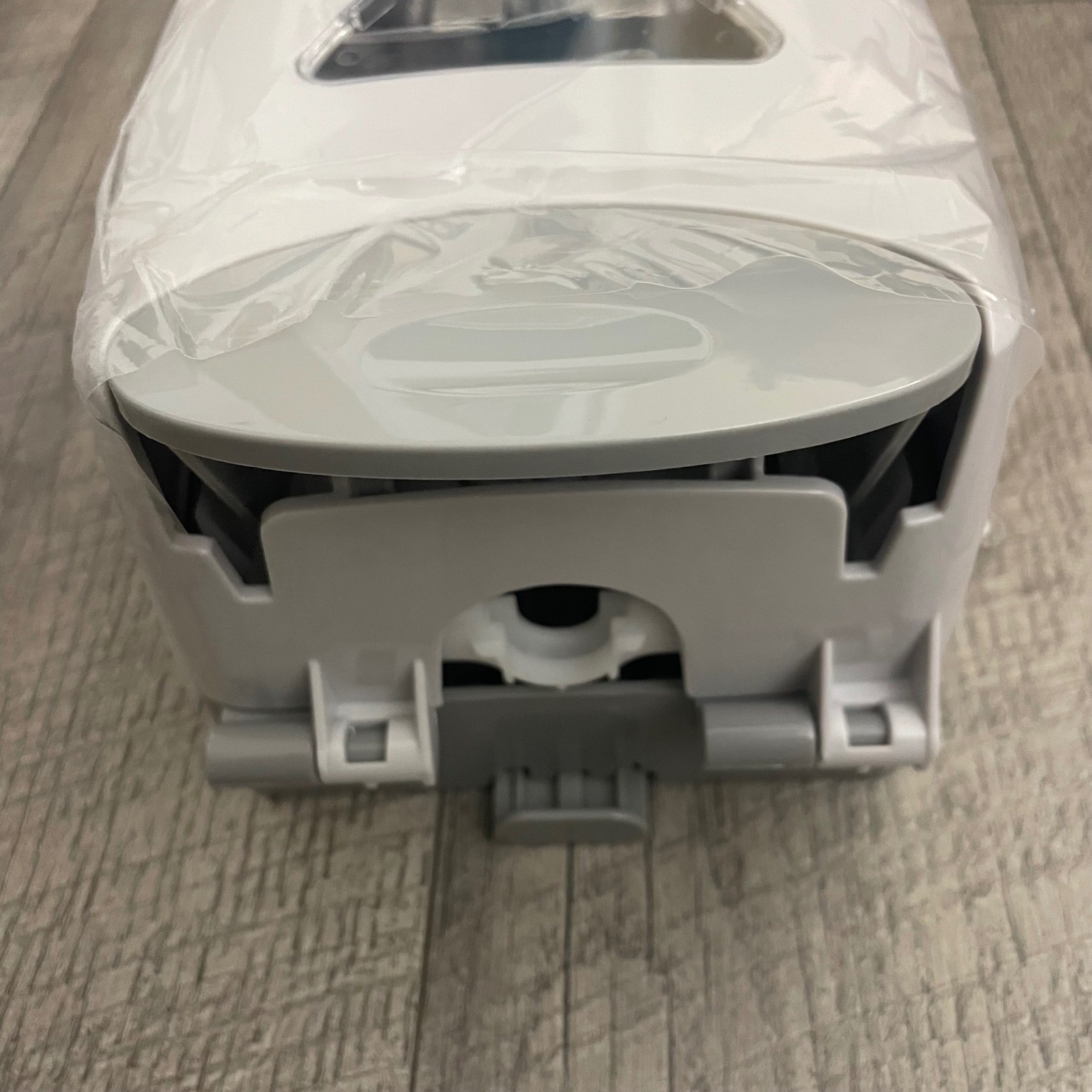 GOJO ADX-12 Manual Soap Dispenser White Grey Wall Mount 1250mL 8880-06