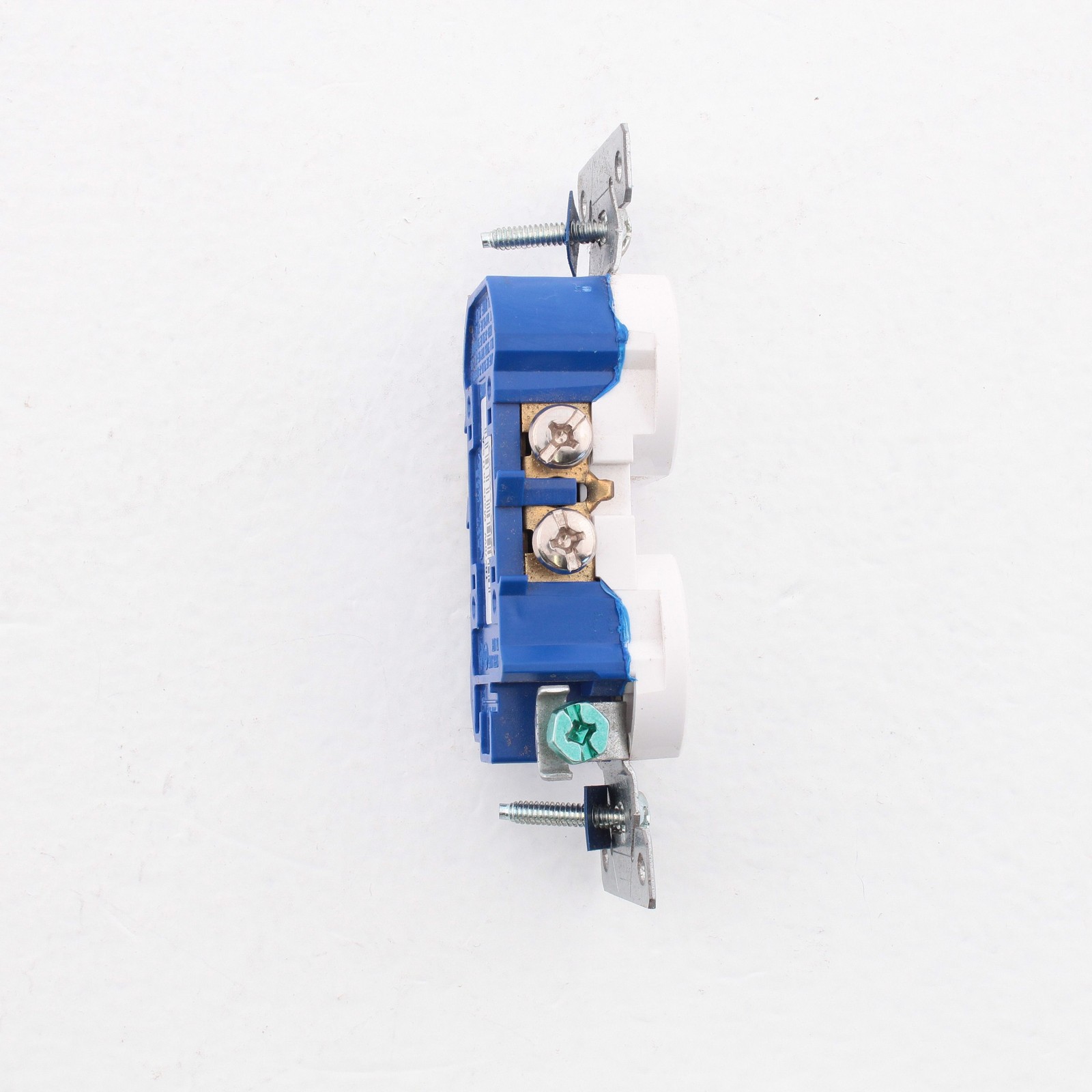 10 Cooper White TAMPER RESISTANT Duplex Receptacle Outlets NEMA 5-15R 15A TR270W