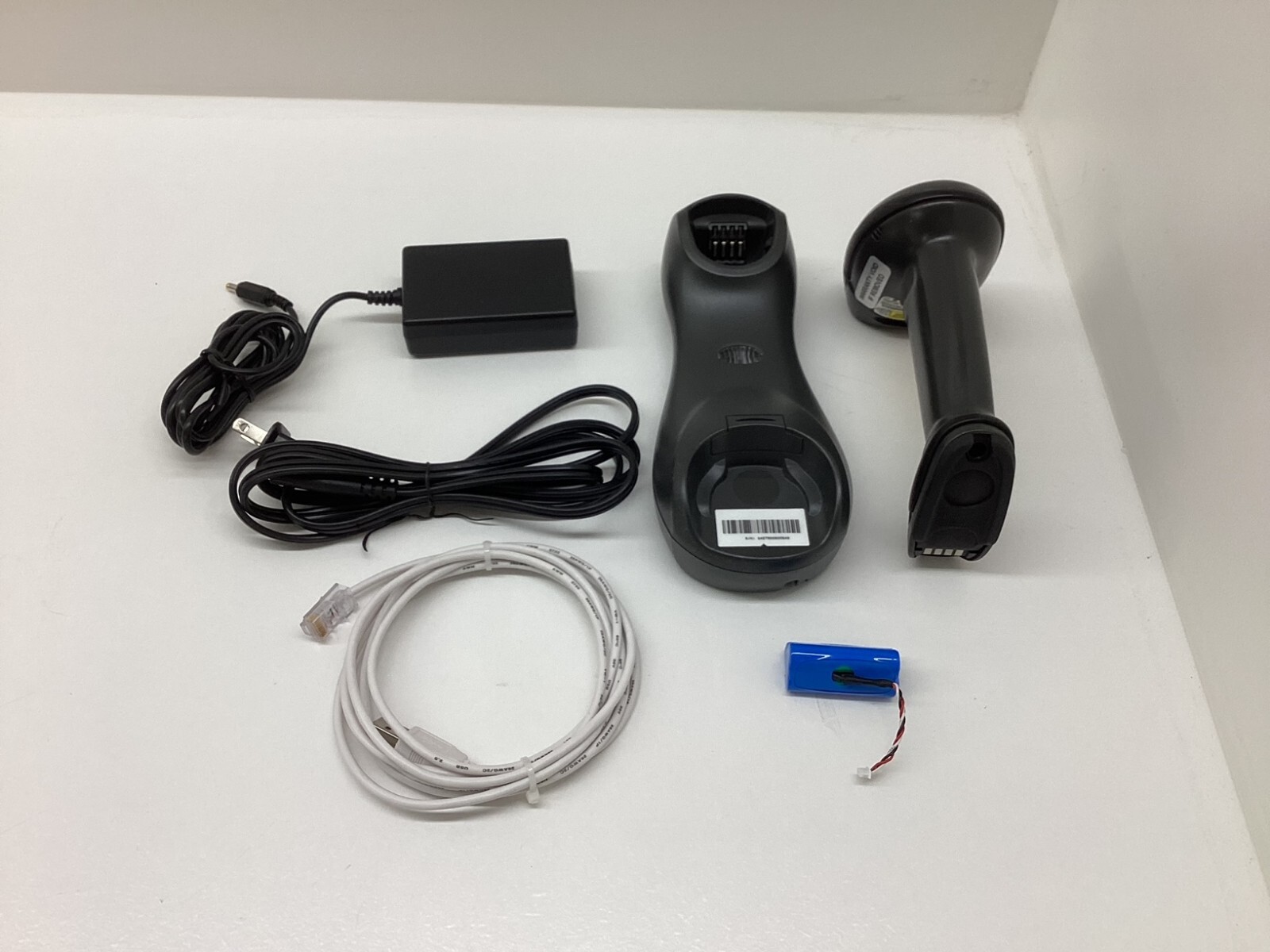 DS6878 WIRELESS BLUETOOTH 1D 2D BARCODE SCANNER KIT NEW BATTERY, SYMBOL MOTOROLA