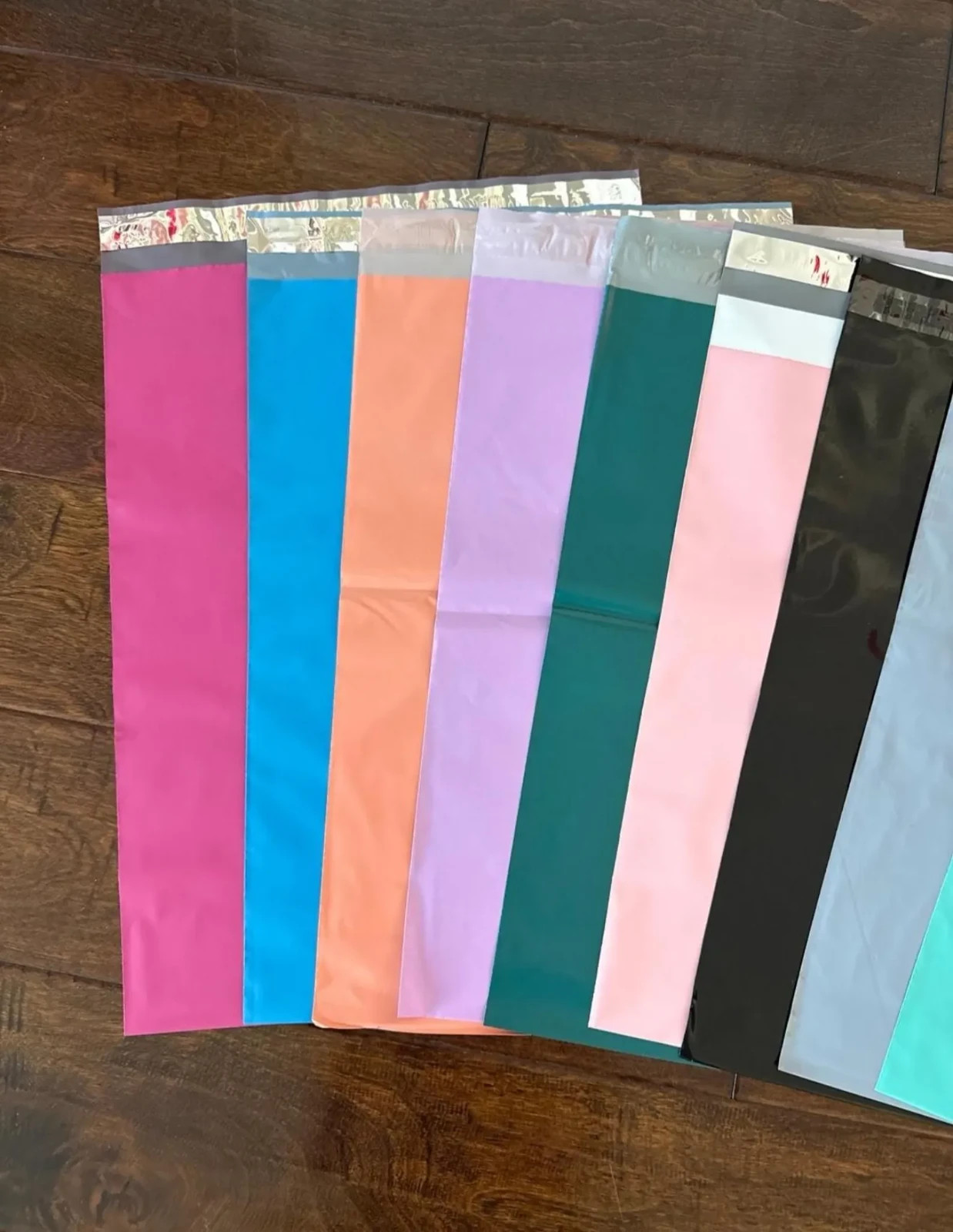 10 OR 20 Pack – 12×15.5″ Large Beautiful Mix of 10 Colors Designer Poly Mailers