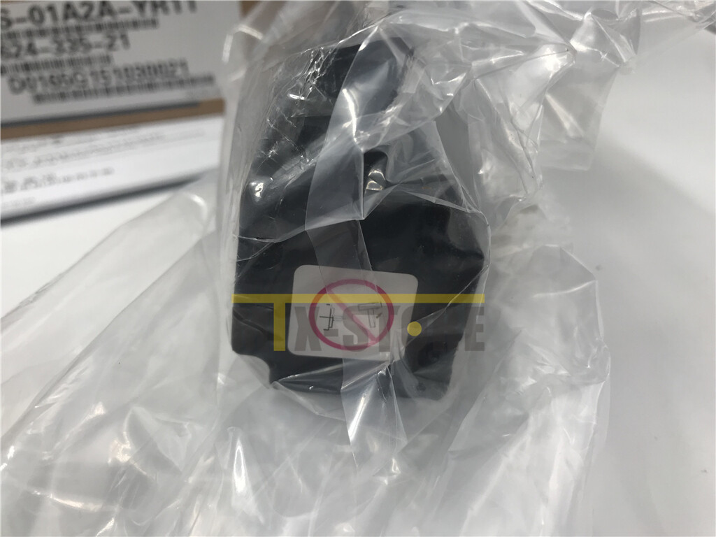 1QTY SGMAS-01A2A-YR11 SGMAS01A2AYR11 YASKAWA SERVO MOTOR