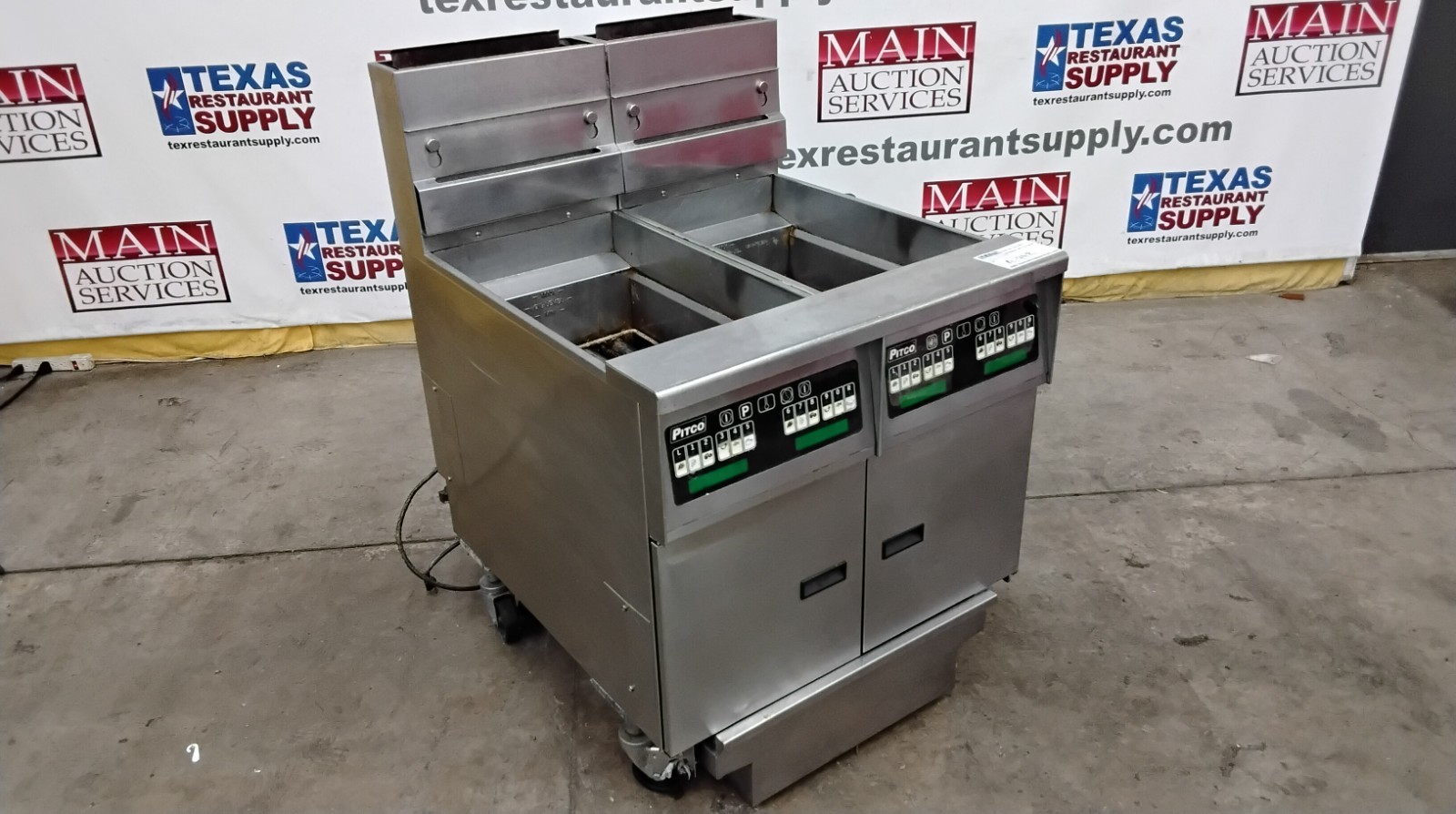 Pitco SSH55 50 Lbs Gas Digital Double Deep Fryer w/ Filtration System