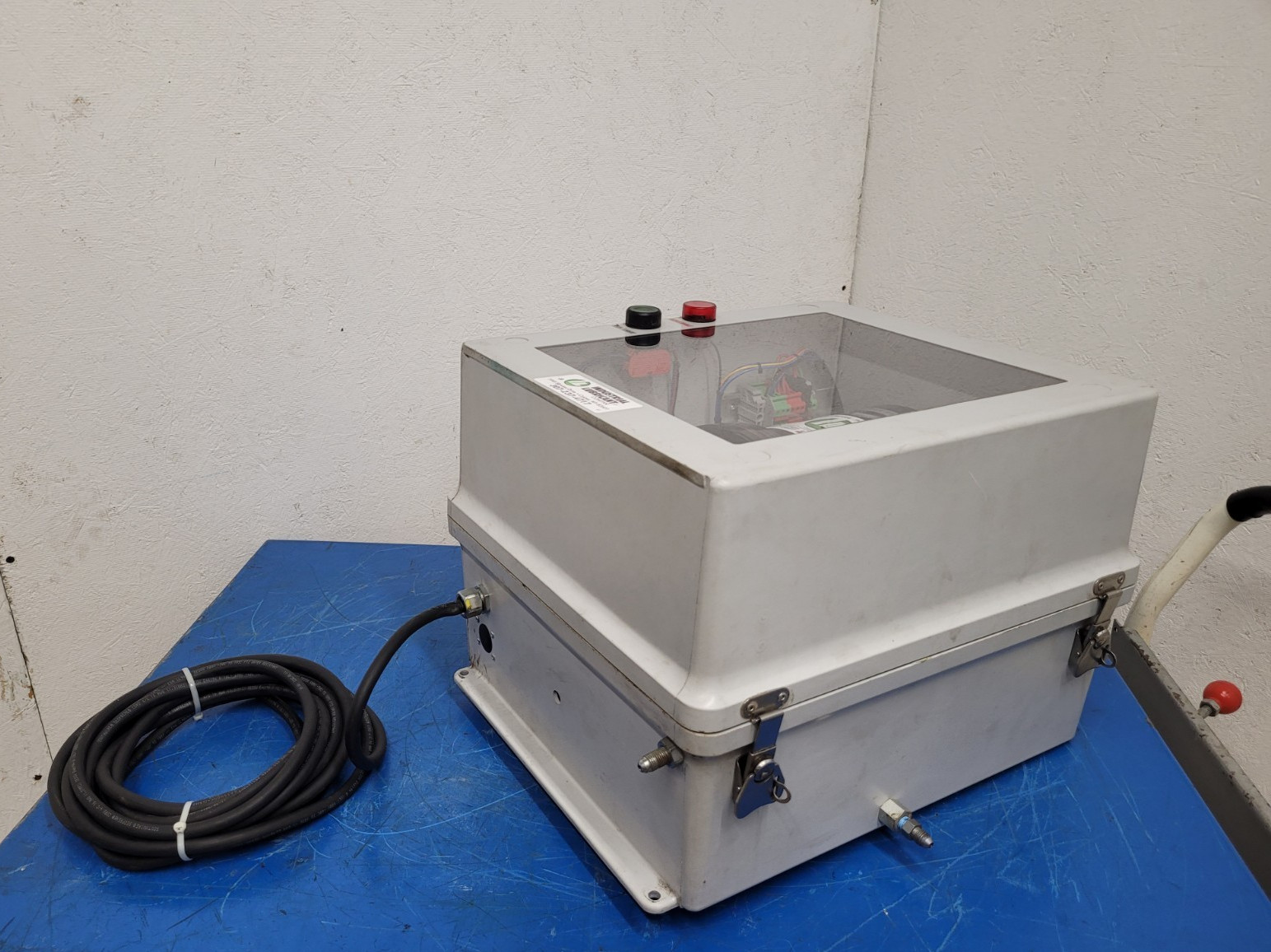 GRACO 96G287 24VDC 2.5A Automatic Machinery Grease Pump w/ Enclosure 24V 5100psi