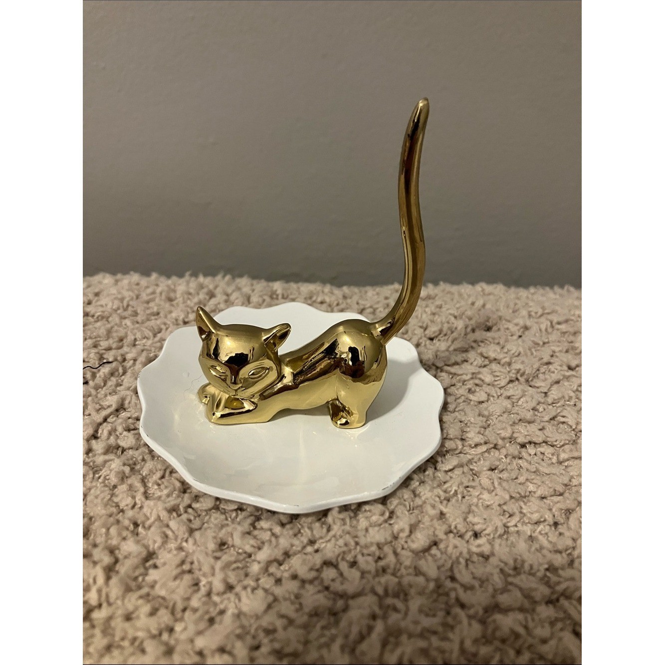 Gold Cat Ring Dish White Scalloped Tray 3″ wide