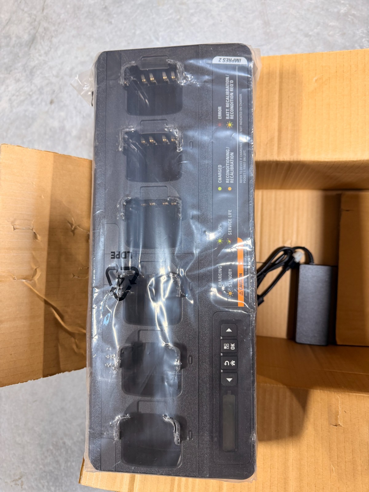 Motorola PMPN4283A Multi Unit Charger/Conditioner/ Calibrator