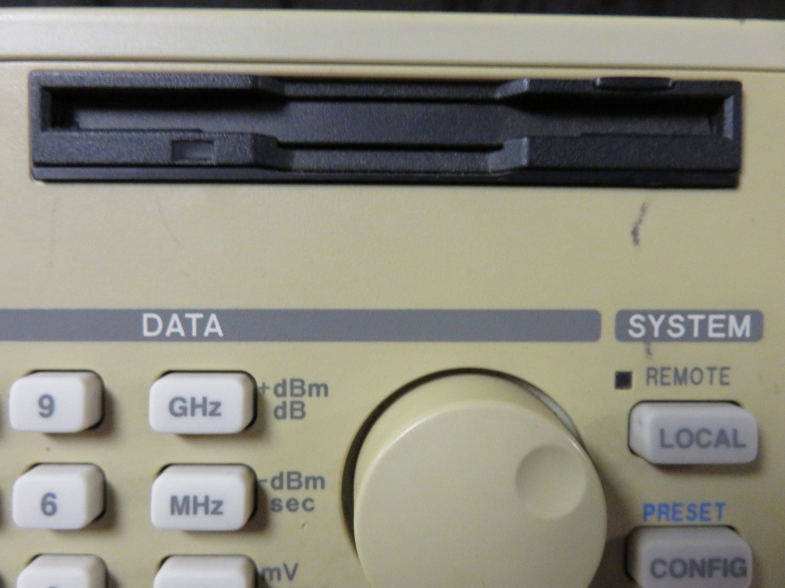 ADVANTEST R3131A SPECTRUM ANALYZER 9kHz – 3GHz