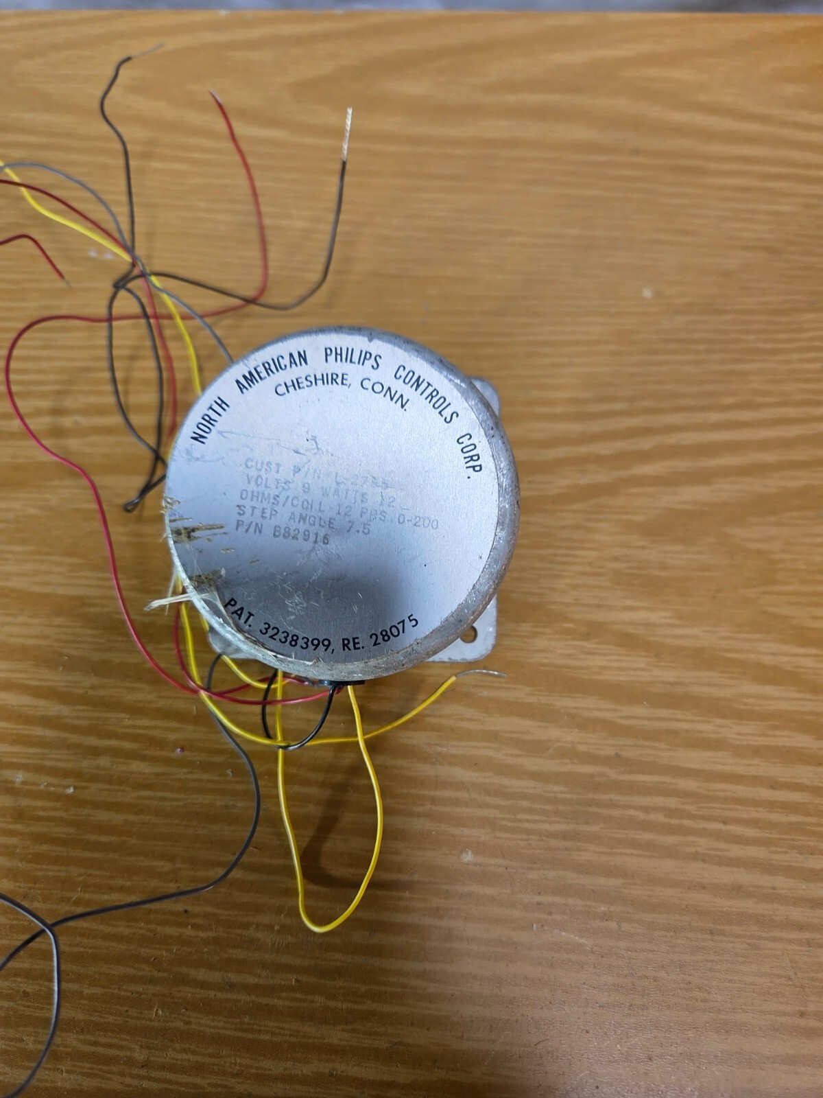 North American Philips Controls Corp. Motor 1-2785 Volts 9 Watts 12