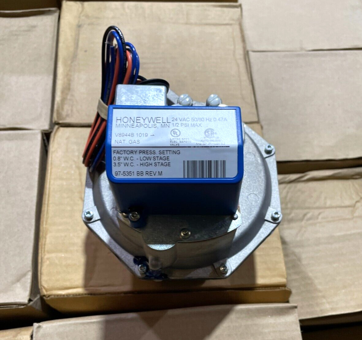 Honeywell V8944B 1019 1″ NPT 24V Diaphragm Gas Valve New/Open Box
