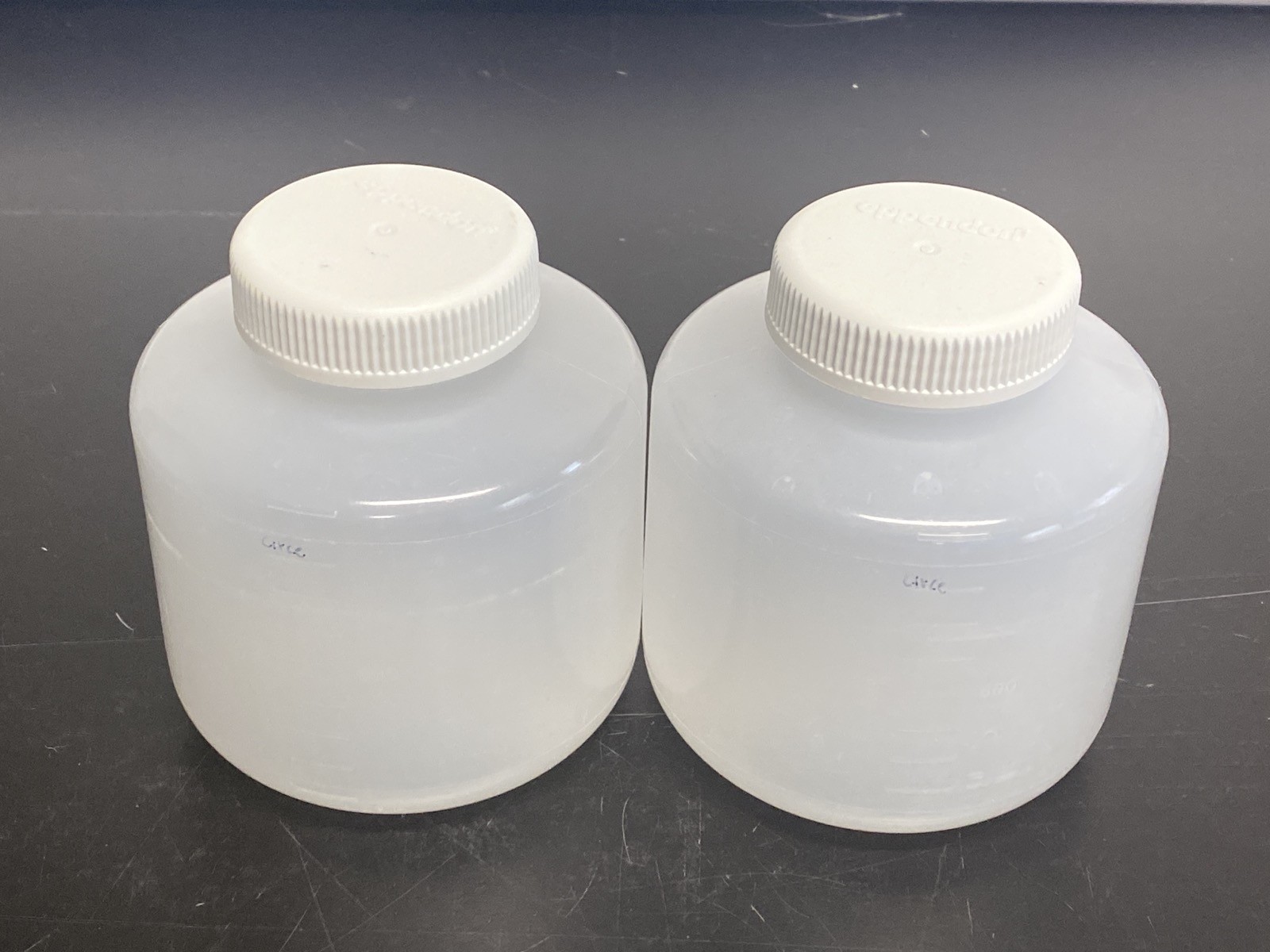 Used (2) EPPENDORF 1000mL PP Wide-Neck Centrifuge Bottles F-Bttm 5910770006
