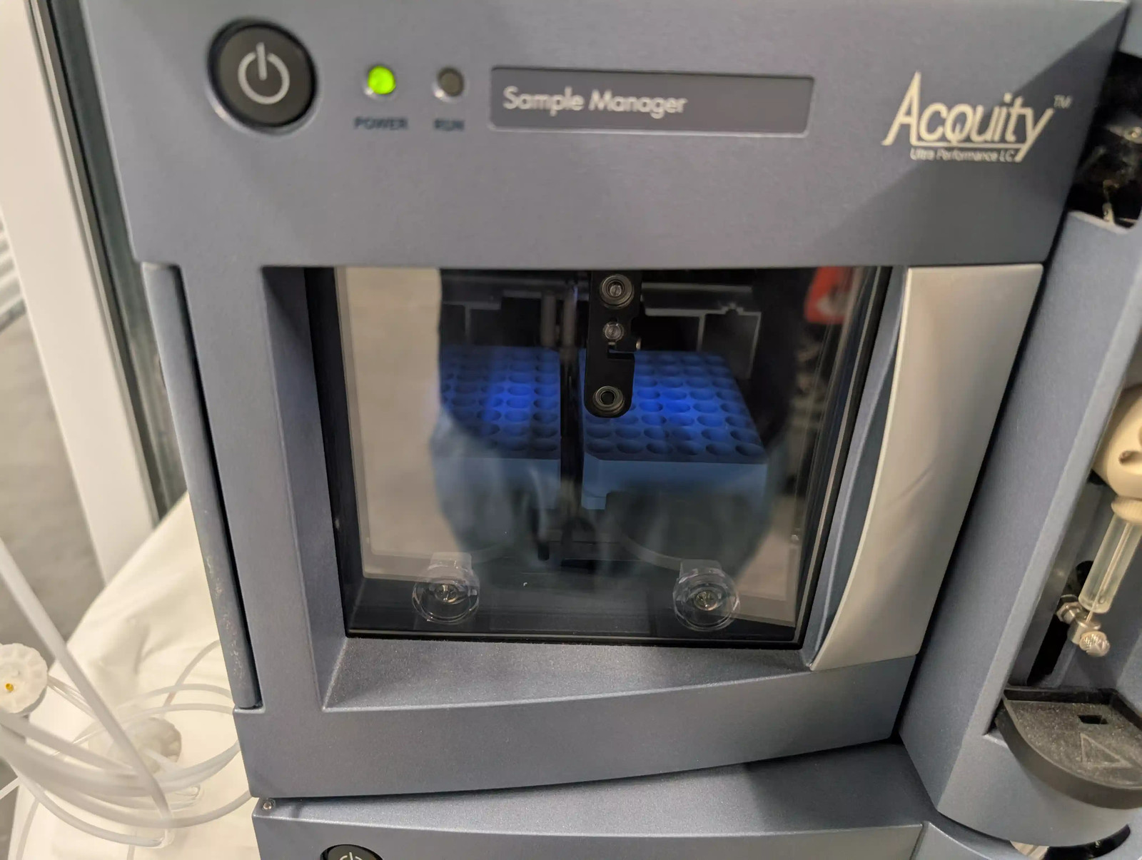 Waters ACQUITY UPLC System with Sample Manager, BSM & MassLynx PC