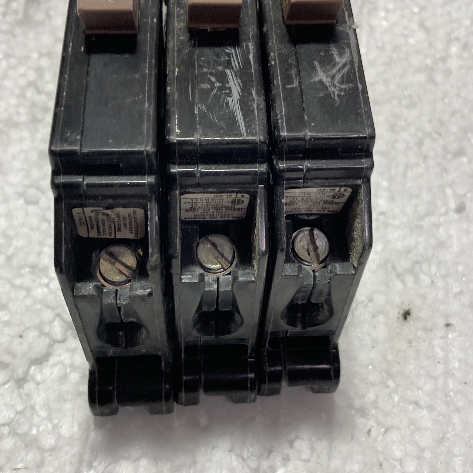 CH115 Cutler-Hammer Type CH Circuit Breaker 1 Pole 15 Amp 120V PLASTIC FOOT