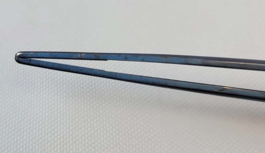 V. Mueller CH5887-T DeBakey-Diethrich Vascular Tissue Forceps, Serrated, 9.5″