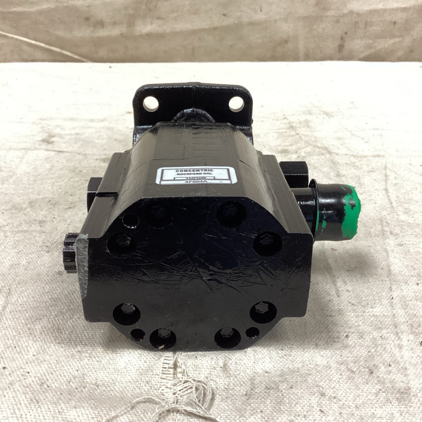 CONCENTRIC 1002509 Hydraulic Gear Pump 1″ Media Intake 1″ Tube 4 Bolt 4F17