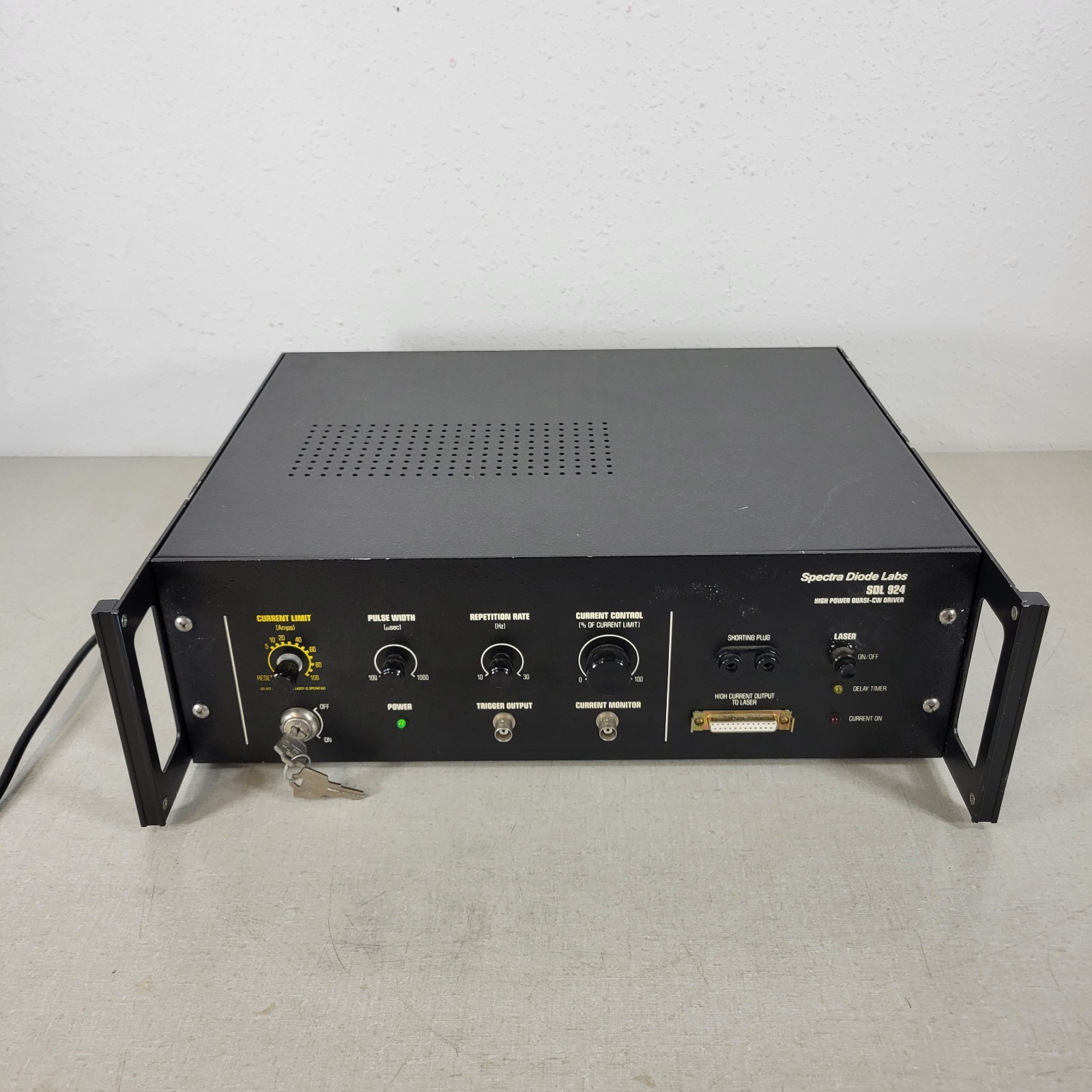Spectra Diode Labs SDL-924 High Power Quasi-CW Pulsed Laser Driver 100 Amps Max