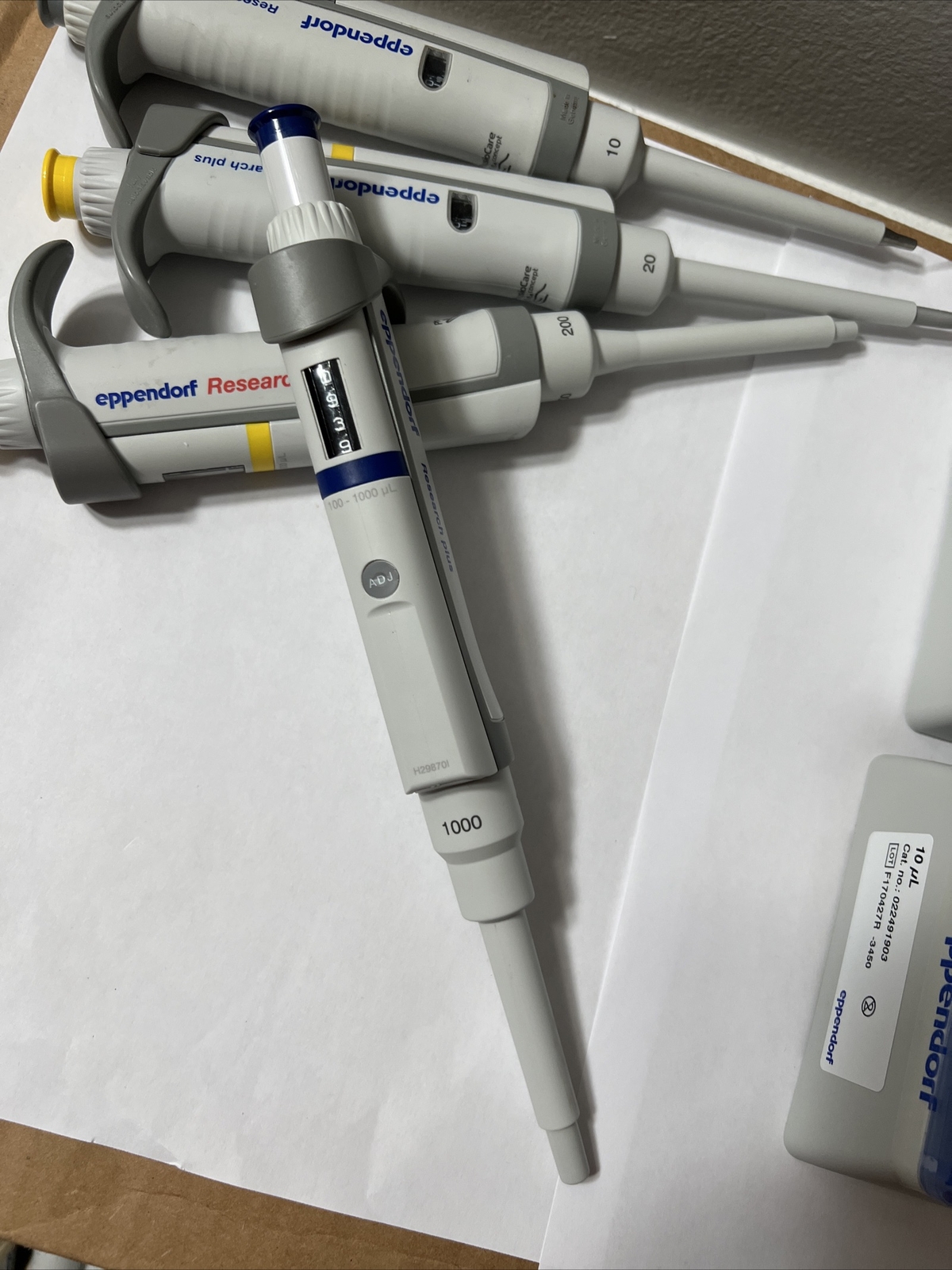 Set of 4 Eppendorf Research Plus Pipette 10,20,200,1000uL Pipetman +Tip Boxes