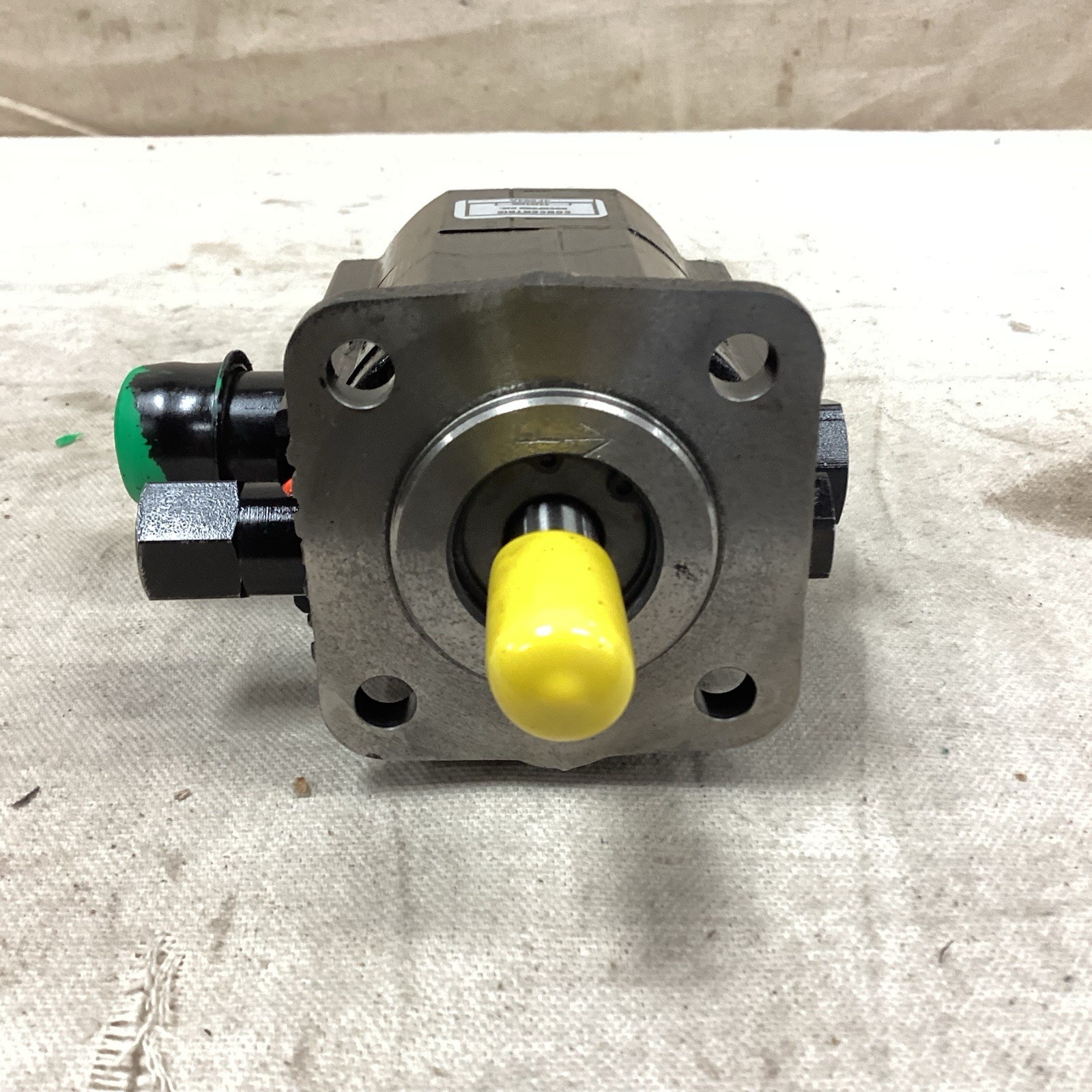 CONCENTRIC 1002509 Hydraulic Gear Pump 1″ Media Intake 1″ Tube 4 Bolt 4F17