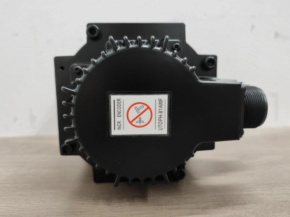 2 years warranty New Yaskawa SGMG-09A2AB AC SERVO MOTOR SGMG09A2AB