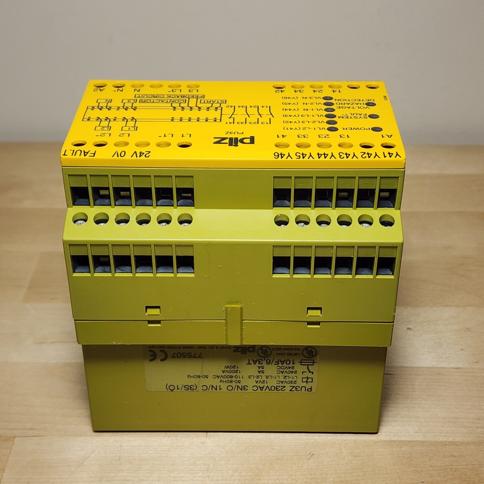 Pilz 775507 PU3Z Safety Relay 230VAC