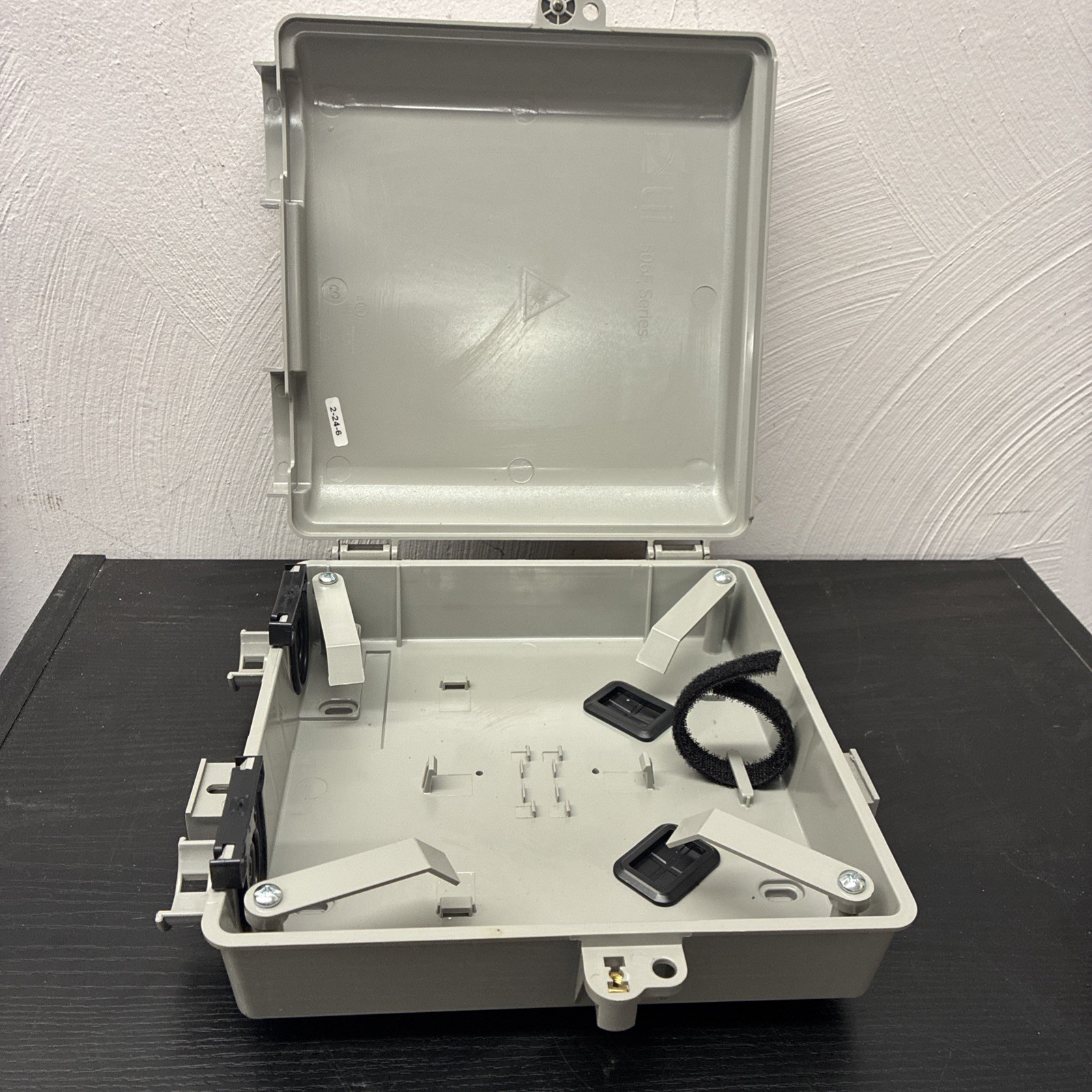 TII Network Technologies Wire Terminal Box Enclosure 506F New