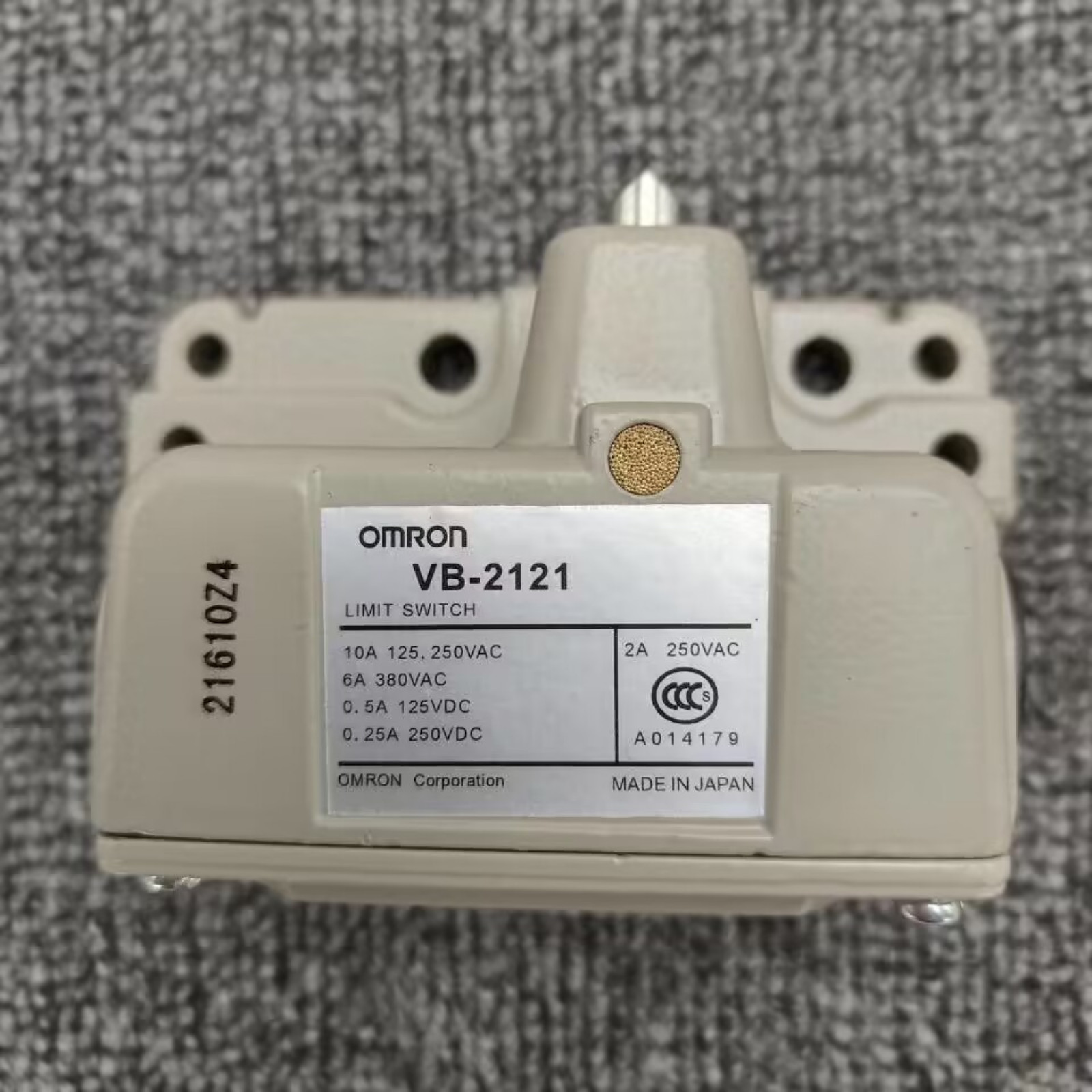 1PC New Omron VB-2121 Limit Switch Free Shipping VB2121