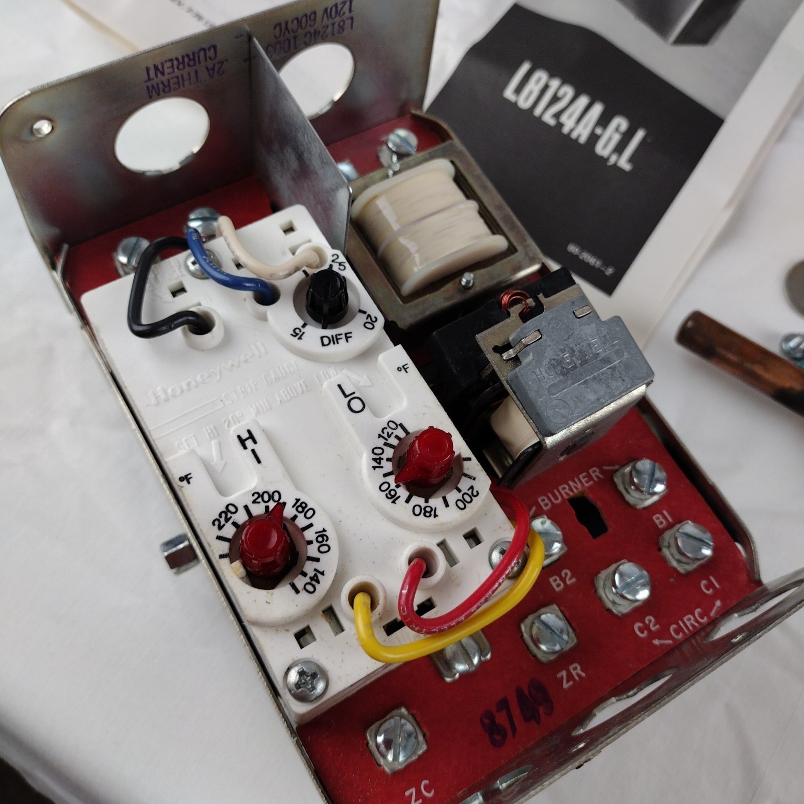 Honeywell L8124C1003 Triple Aquastat Relay