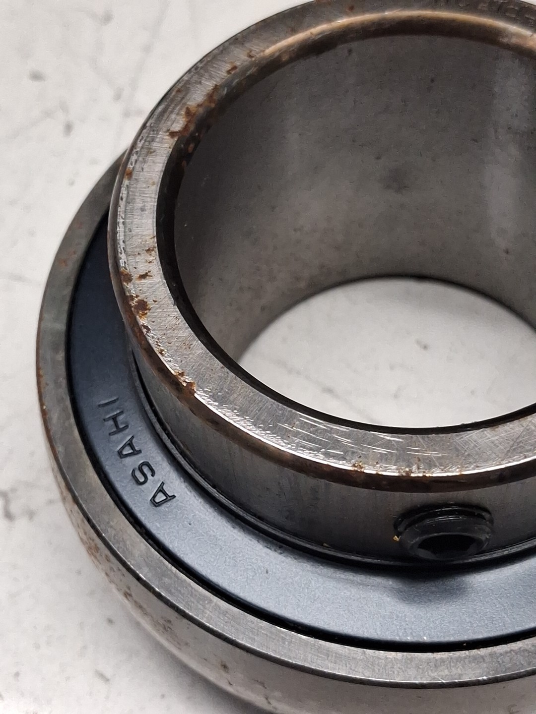 UC210-31 Insert Bearing w/ Set-Screw Locking [1-15/16” Bore x 3.543″ OD]