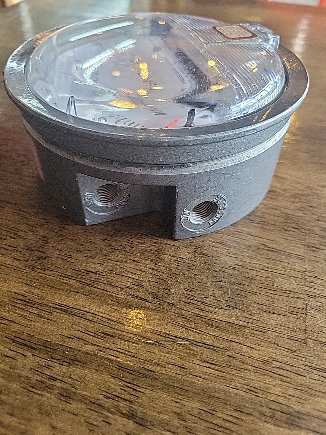 Dwyer Instruments Magnehelic Differential Pressure Gauge Cat No 2008 USA 46360 Z