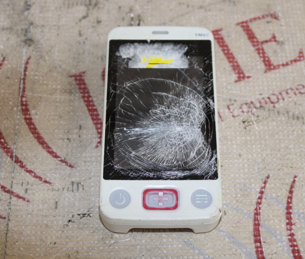 Mindray TM80 Telemetry Transmitter Monitor (works, but shattered screen)