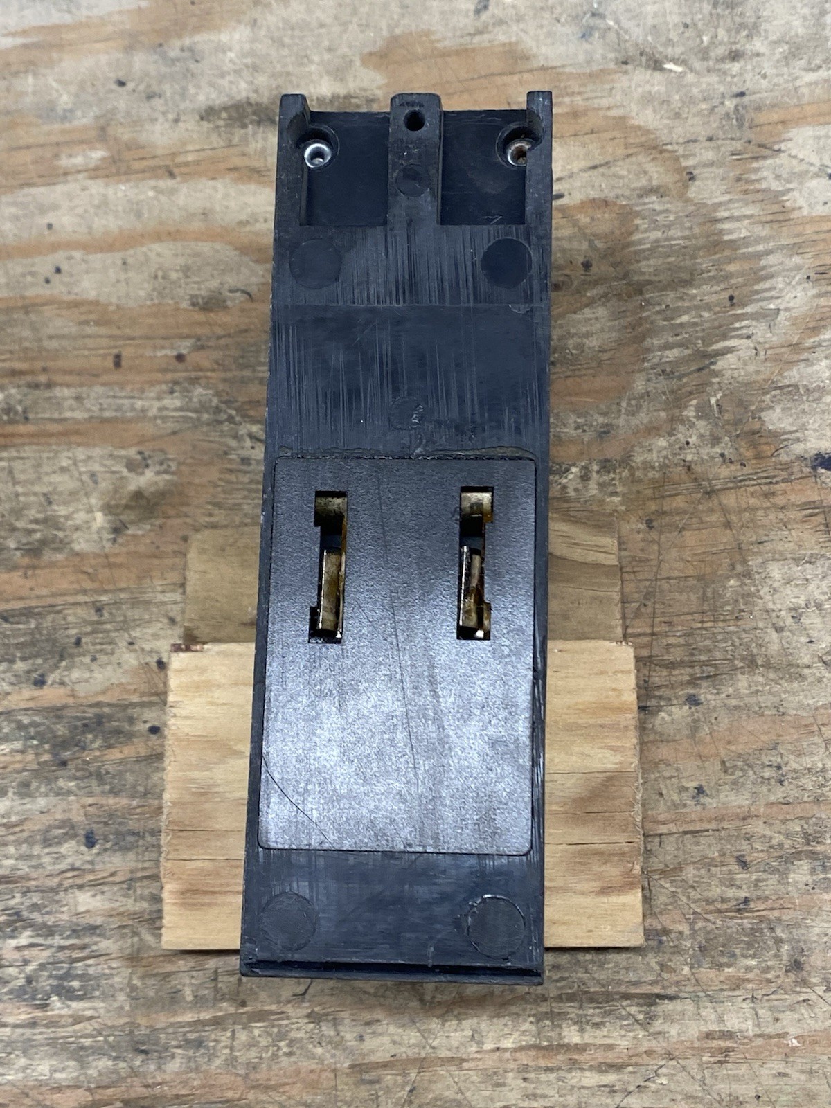Bryant/Westinghouse/Eaton BJ2200B 200A 240V Plug-On Main Circuit Breaker