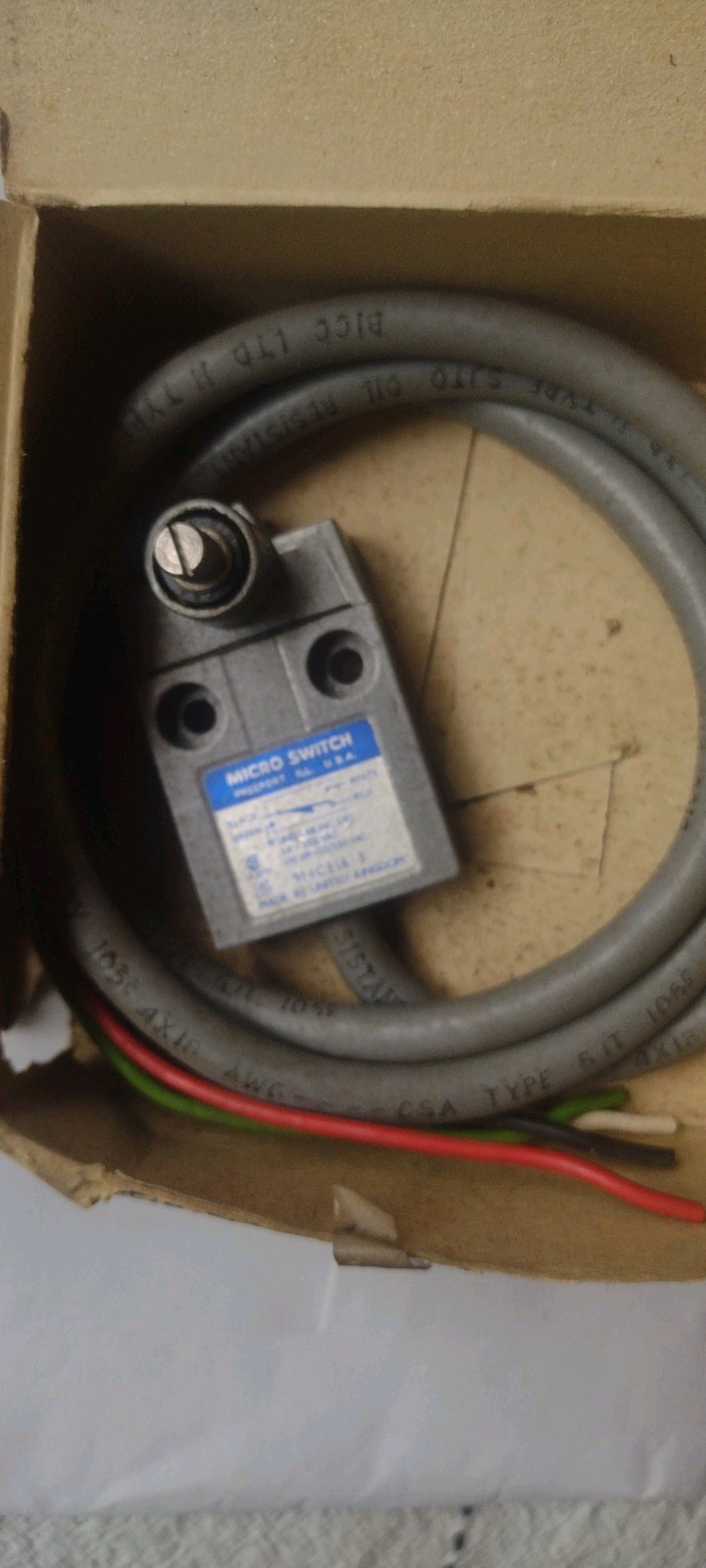 Honeywell 914CE16-3 Rotary Limit Switch, NOS, No Arm
