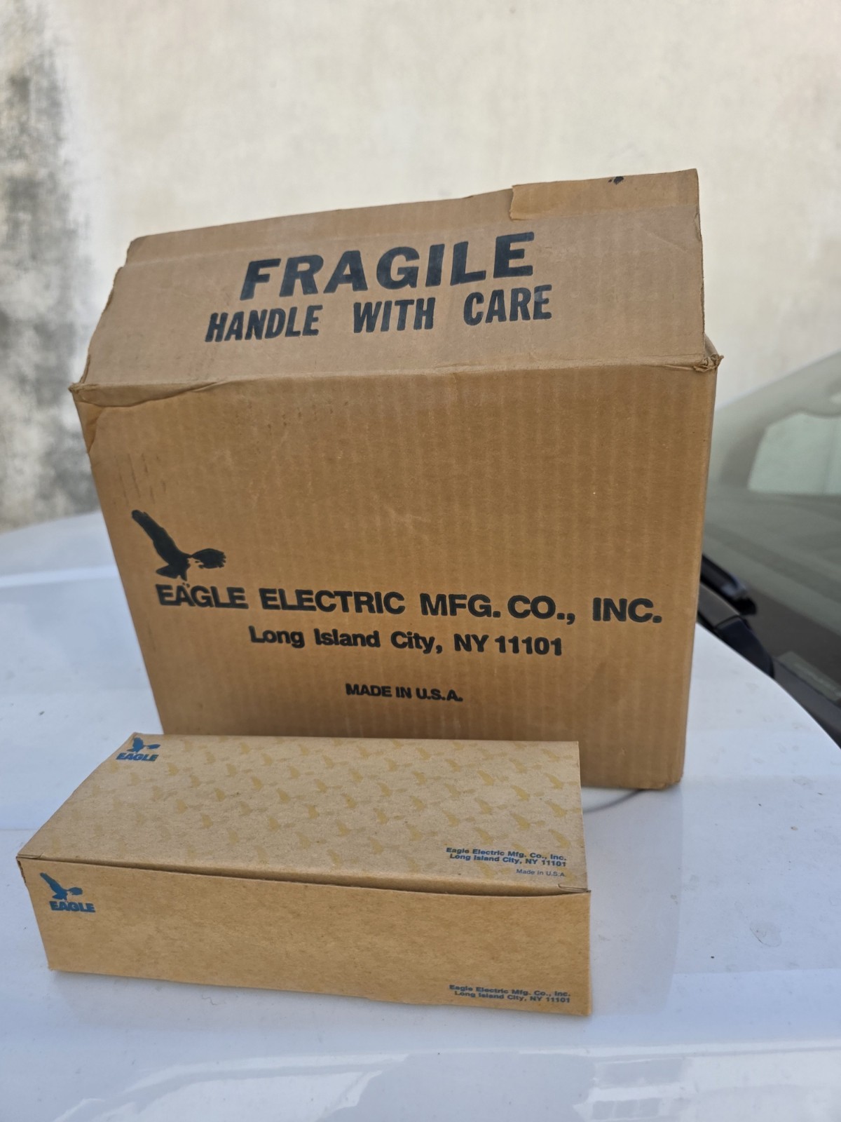 Plug 15A 125V 2Pole 3 Wier 1Box 100 Pieces
