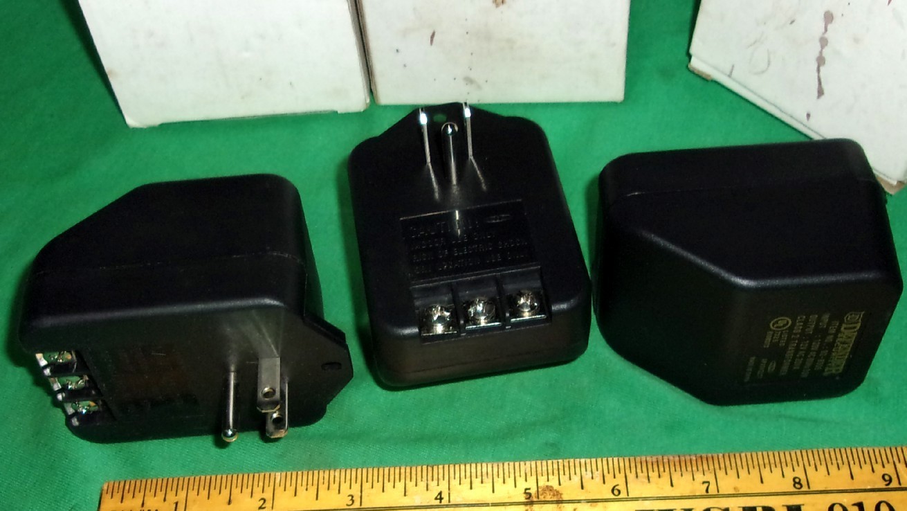 Defender Security Plug-in Class 2 Transformer 12 Volts 20 VA Doorbell/Alarm
