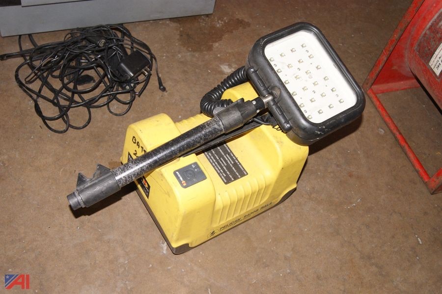 PELICAN 9430 LED RALS REMOTE AREA LIGHTING SYSTEM YELLOW PROJECT NEED BATTERY PK