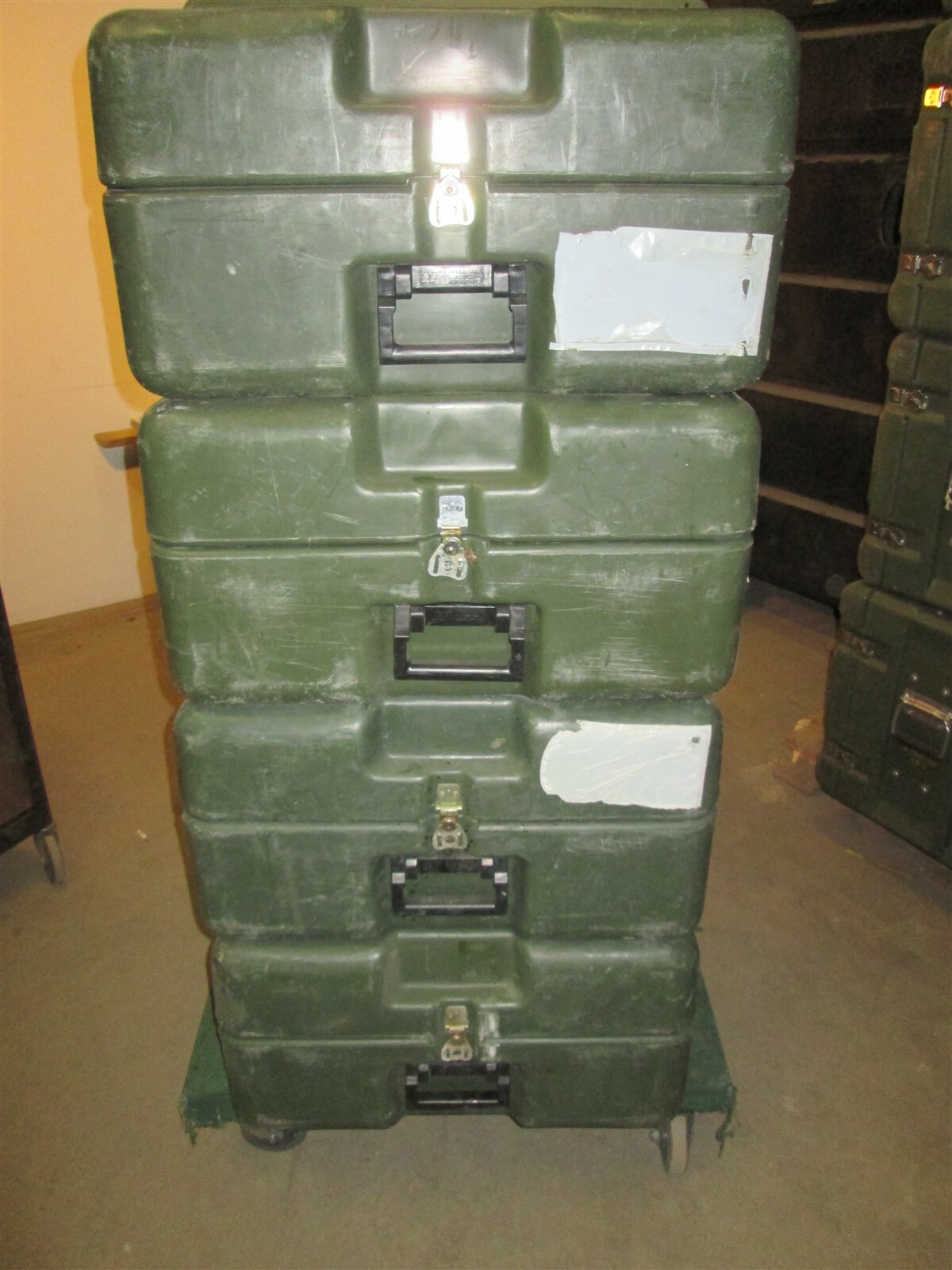 Hardigg Pelican Hard Case Hinged Single Lid AL2221-0604 Roto Molded 26x24x14 F1