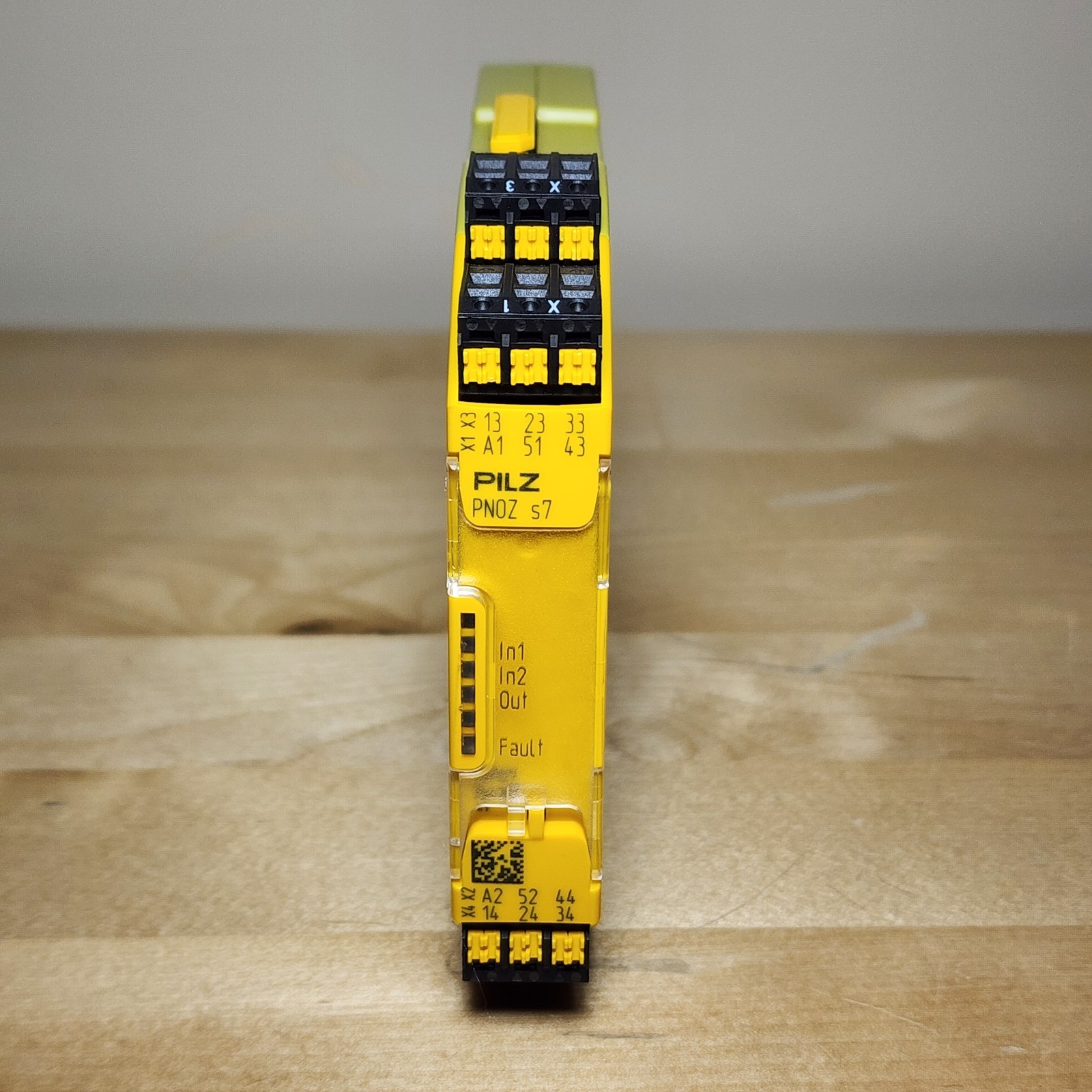 Pilz 751107 PNOZ s7 C Safety Relay 24VDC