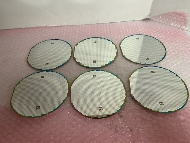 125 MM PATTERNED SILICON WAFERS, LOT OF 6