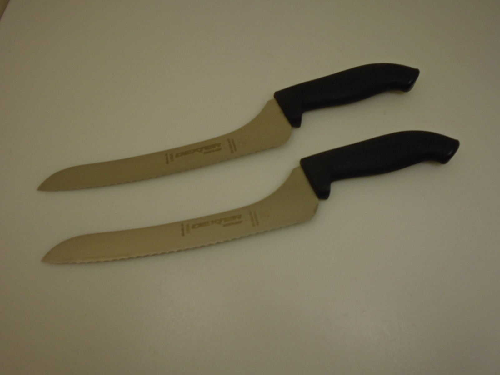 Dexter USA Set (2) 9″ Offset Scalloped Slicer Bread Knives Black Factory Second