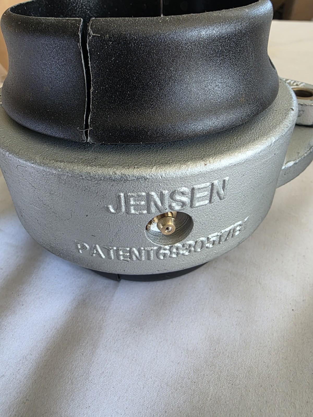 NEW Jensen Anti-Wrap Swing Hanger Commercial Playground Swivel Shackle SH116