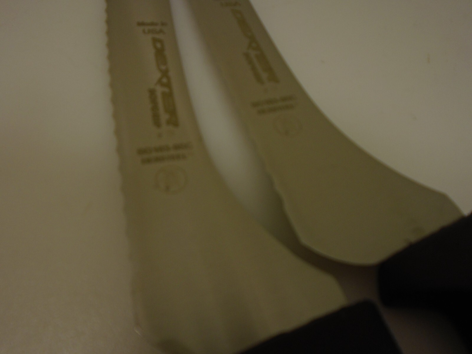 Dexter USA Set (2) 9″ Offset Scalloped Slicer Bread Knives Black Factory Second