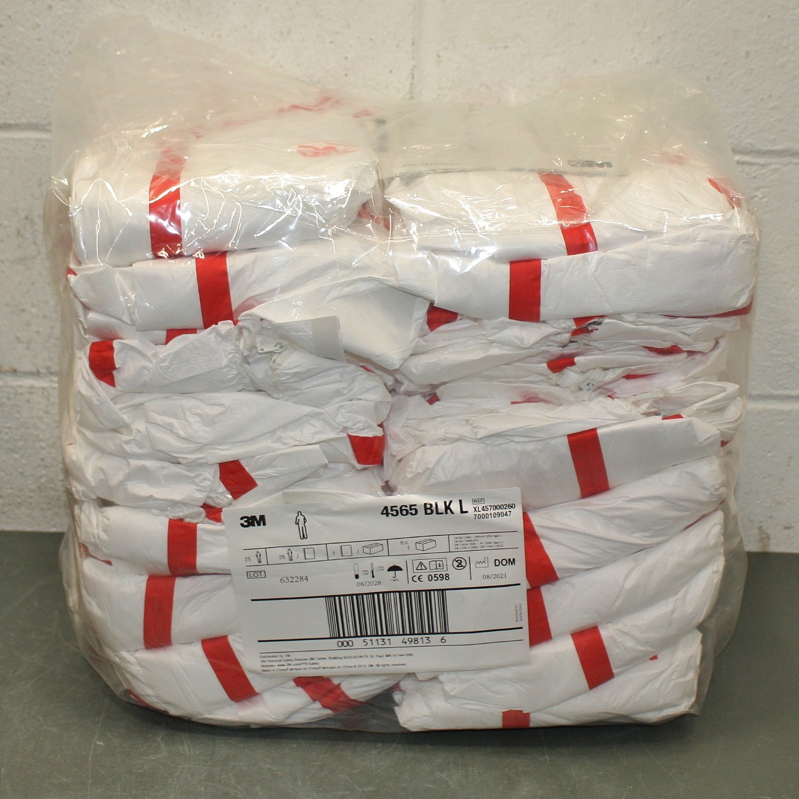 (25) 3M Disposable Coverall 4565-BLK-L, 7000109047, Large, Class ISO 1 & Above