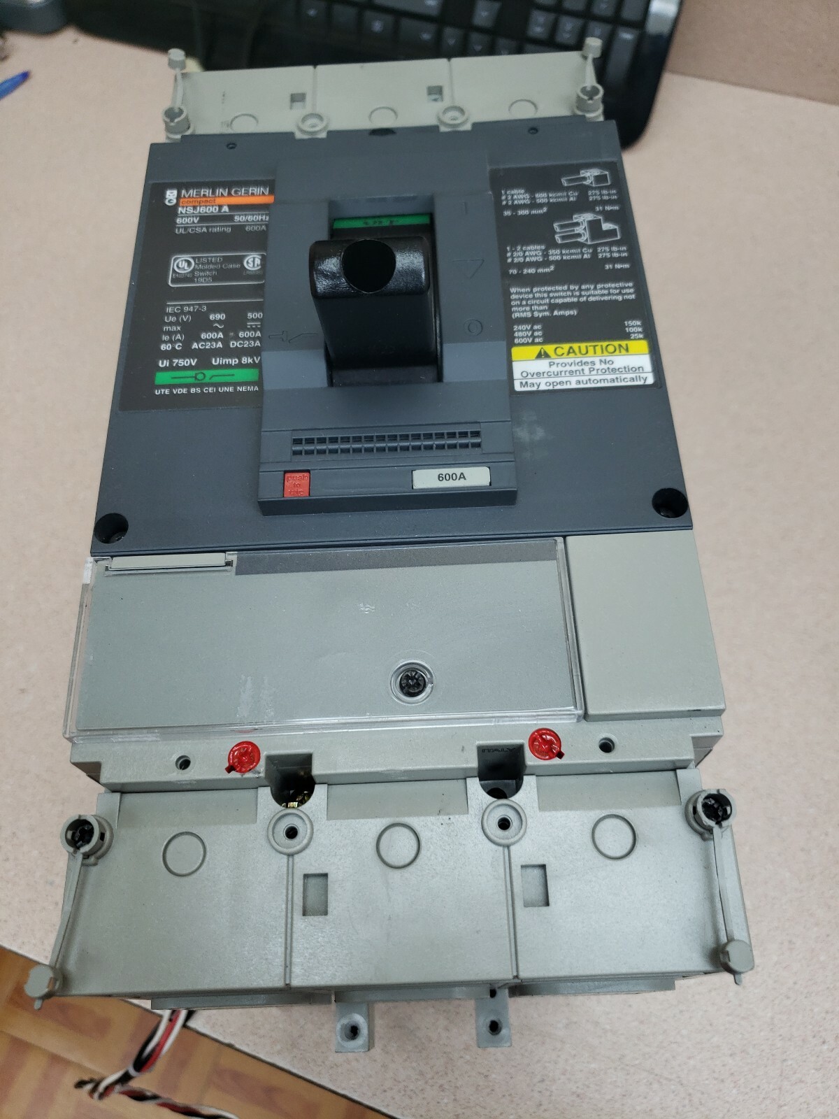 MERLIN GERIN NSJ NSJ600 A NSJ600A 3 POLE 600 AMP 600v MOLDED CASE SWITCH