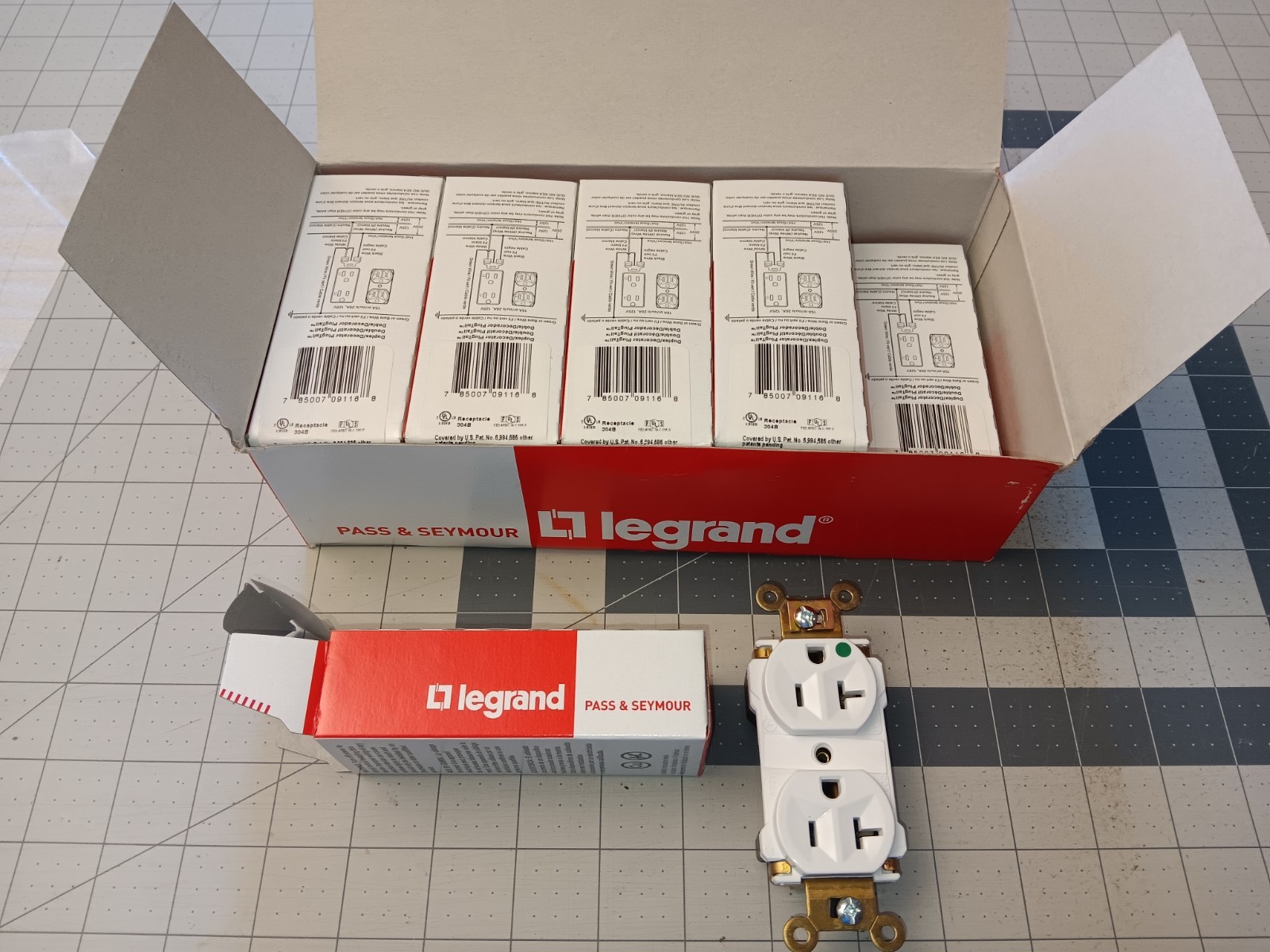 Legrand PT8300W Hospital Grade 20A 125V PLUGTAIL Straight Blade BOX OF 10