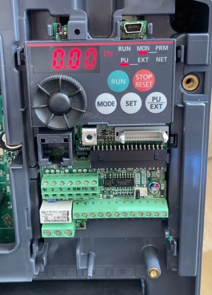 Mitsubishi FR-E720-5.5K FREQROL-E700 Small Inverter Removed From Working Machine